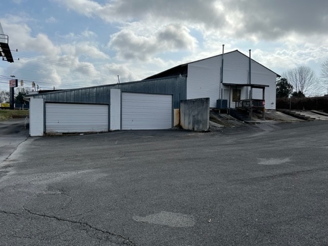 2113 Decherd Blvd Property Photo 2