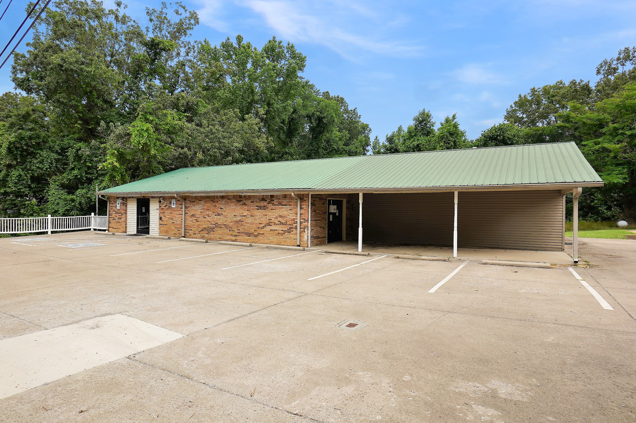 1225 Spring Street Property Photo 1