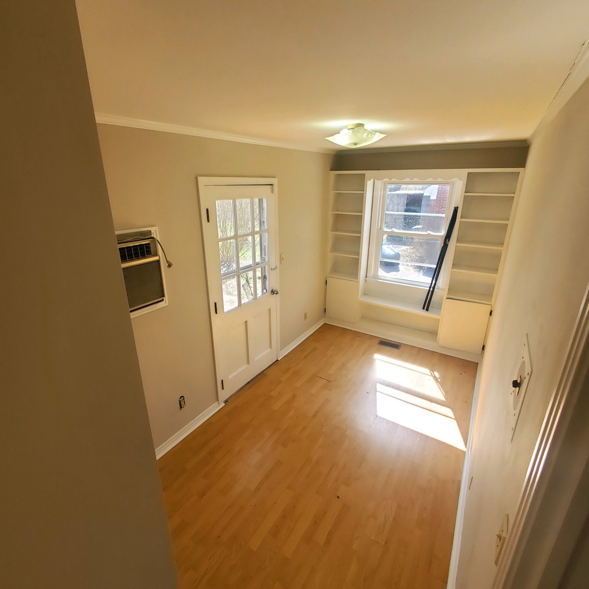 506 S Mountain St Property Photo 6