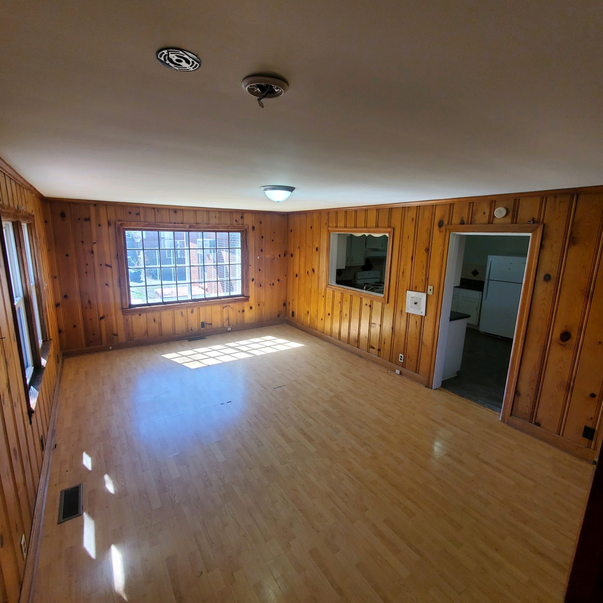 506 S Mountain St Property Photo 9