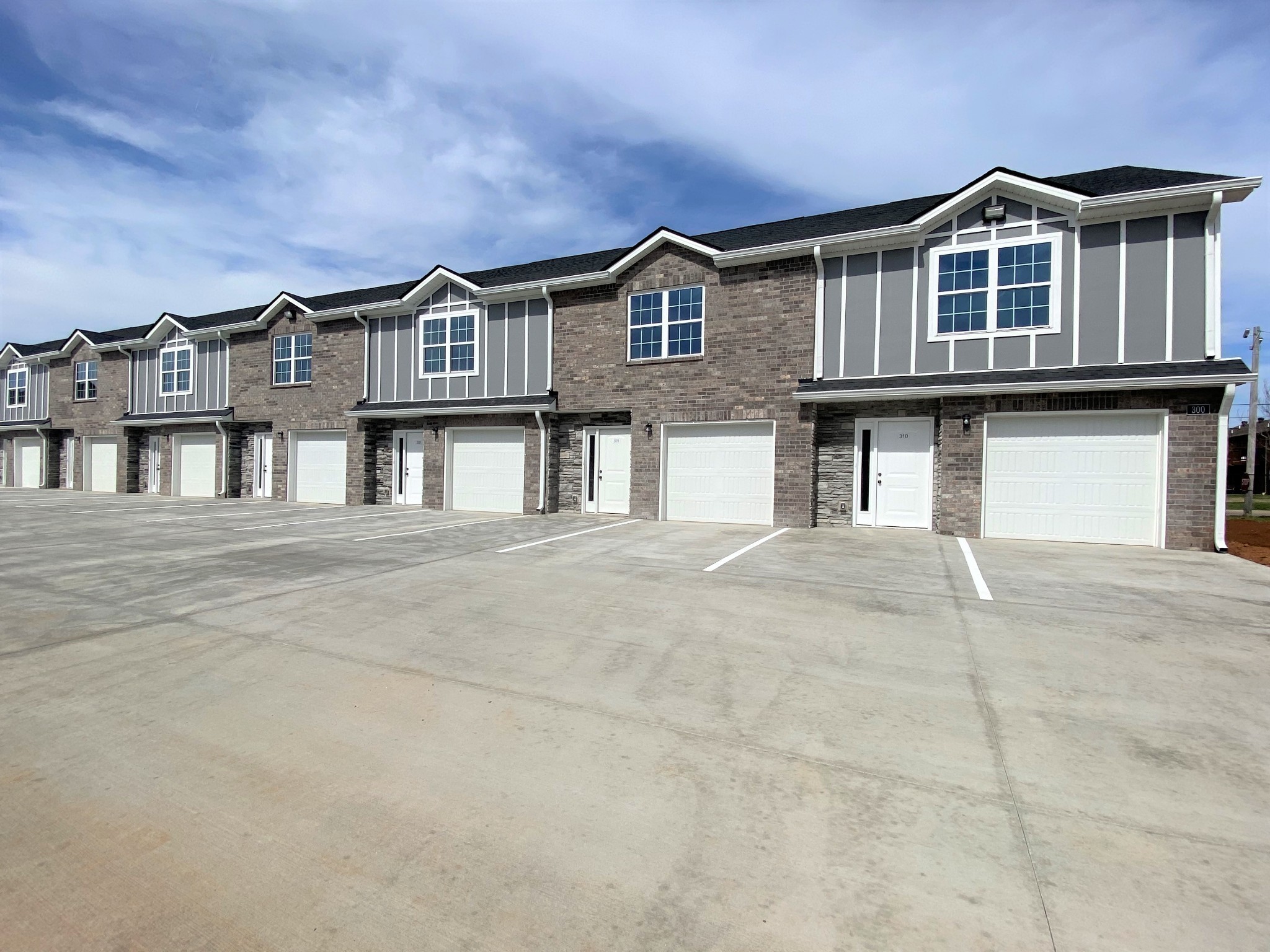 580 Heritage Pointe Dr Unit 408 Property Photo 1