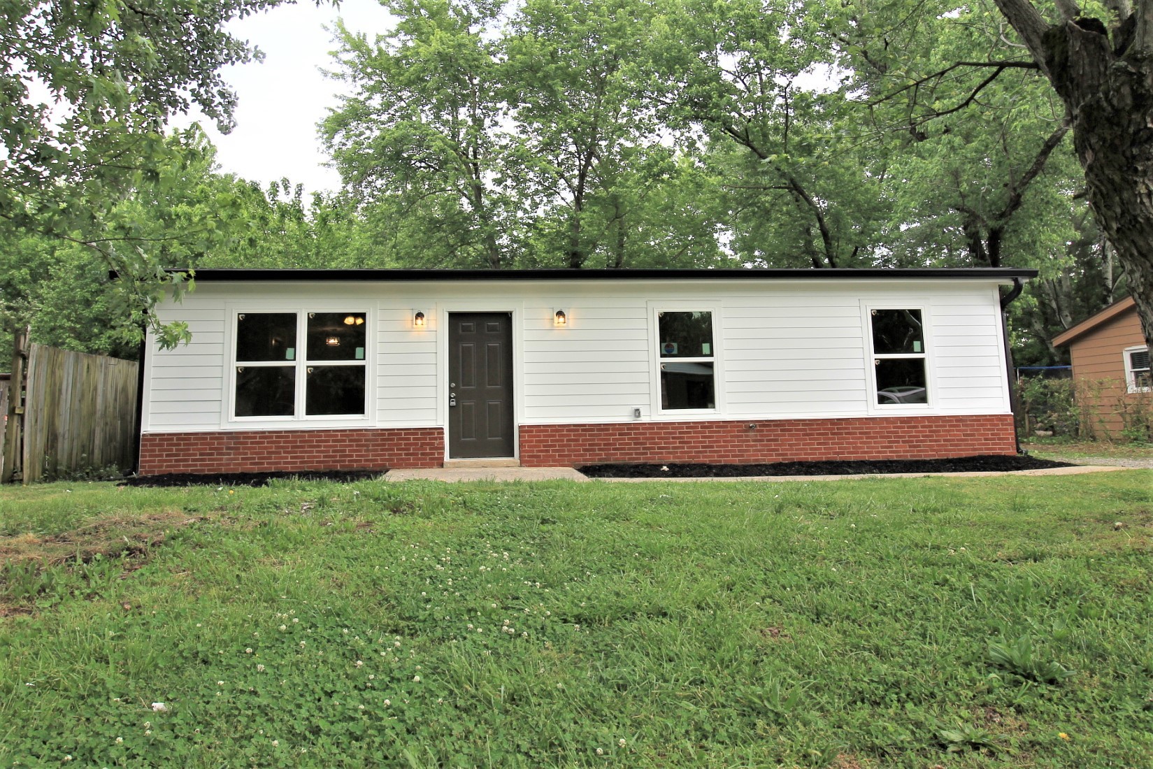 2306 Sycamore Cir Property Photo 1