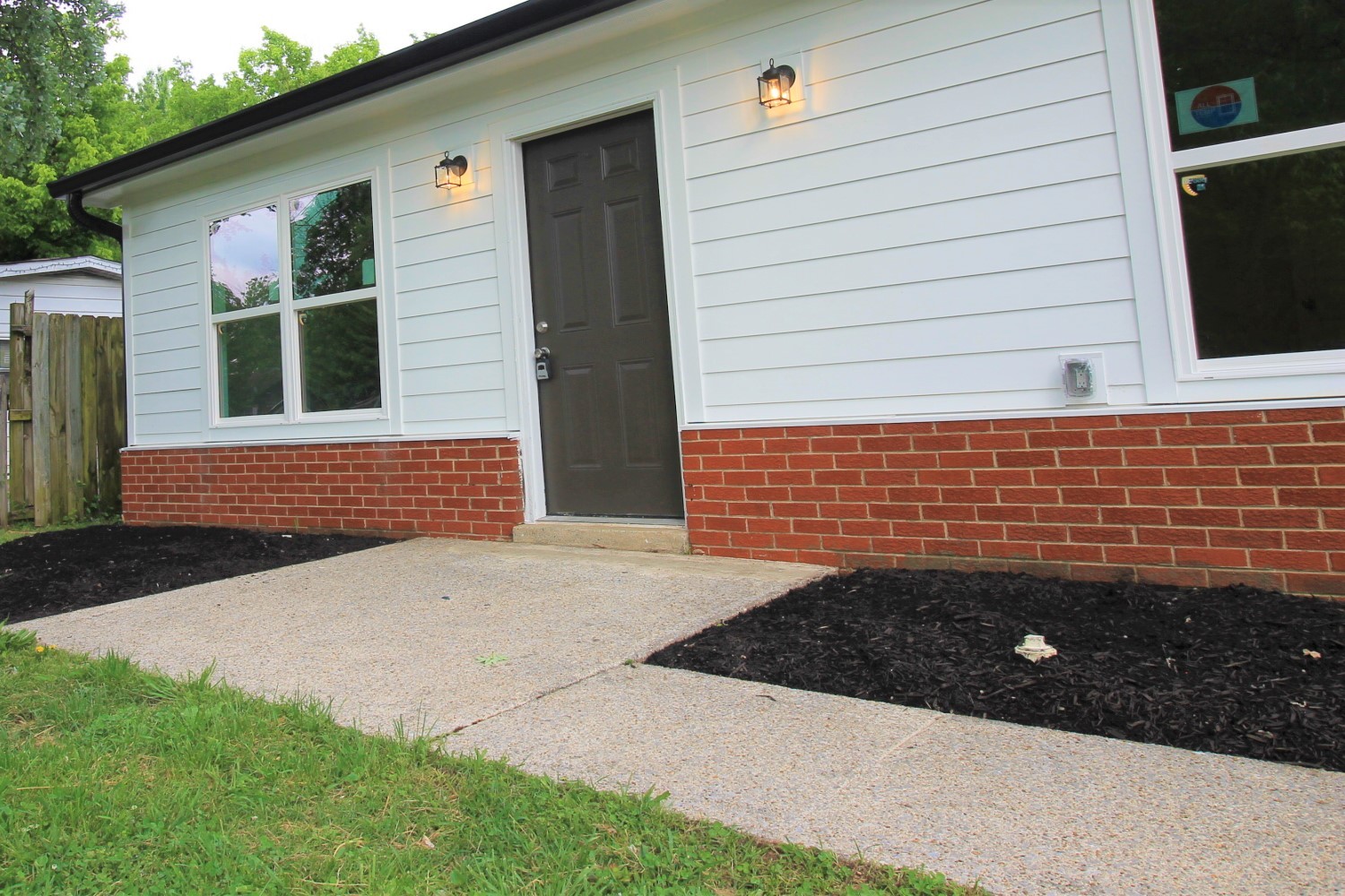 2306 Sycamore Cir Property Photo 2