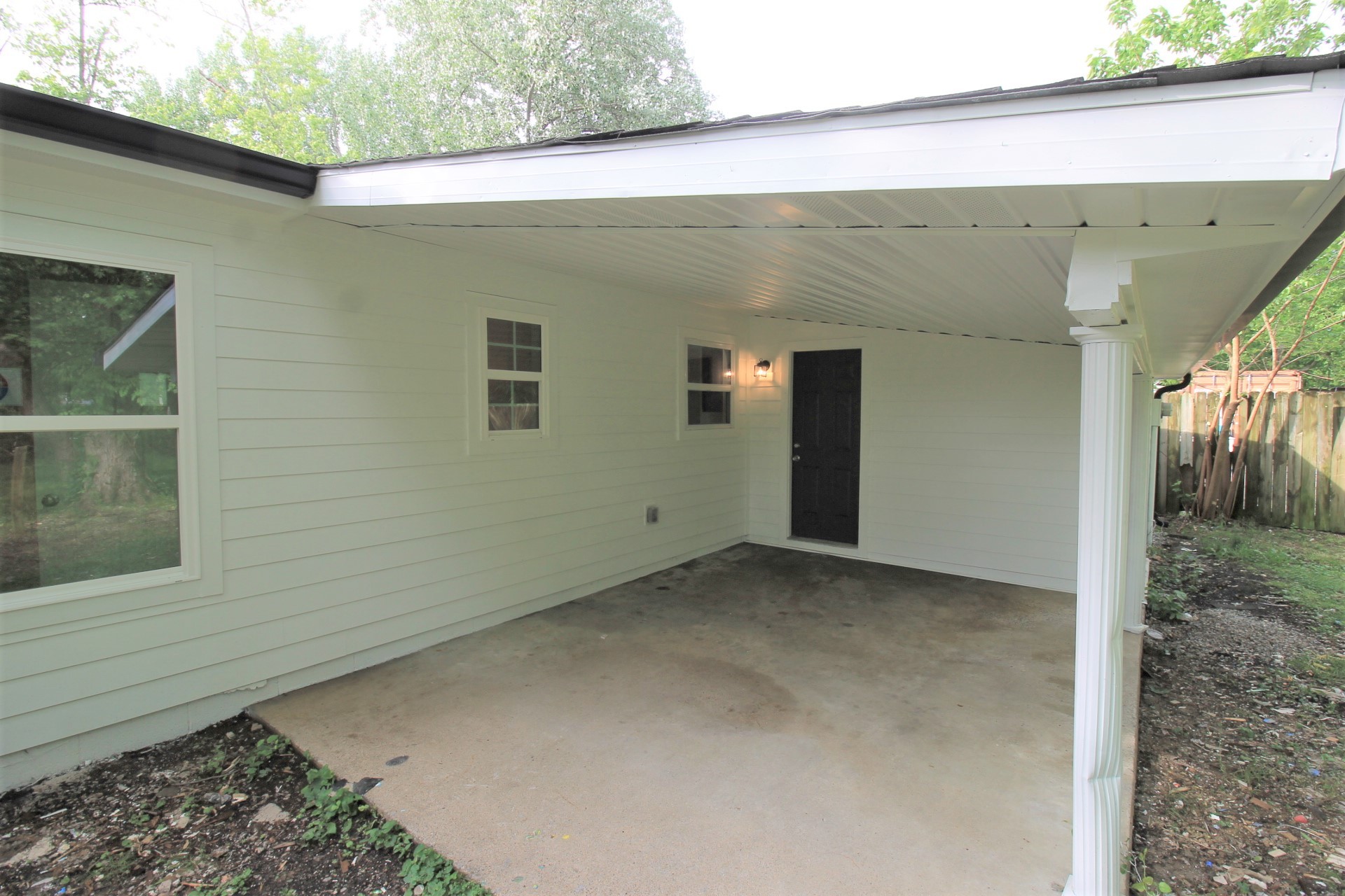 2306 Sycamore Cir Property Photo 3
