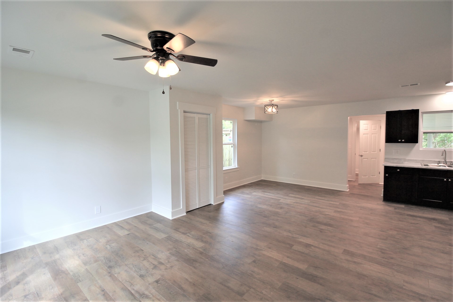 2306 Sycamore Cir Property Photo 4