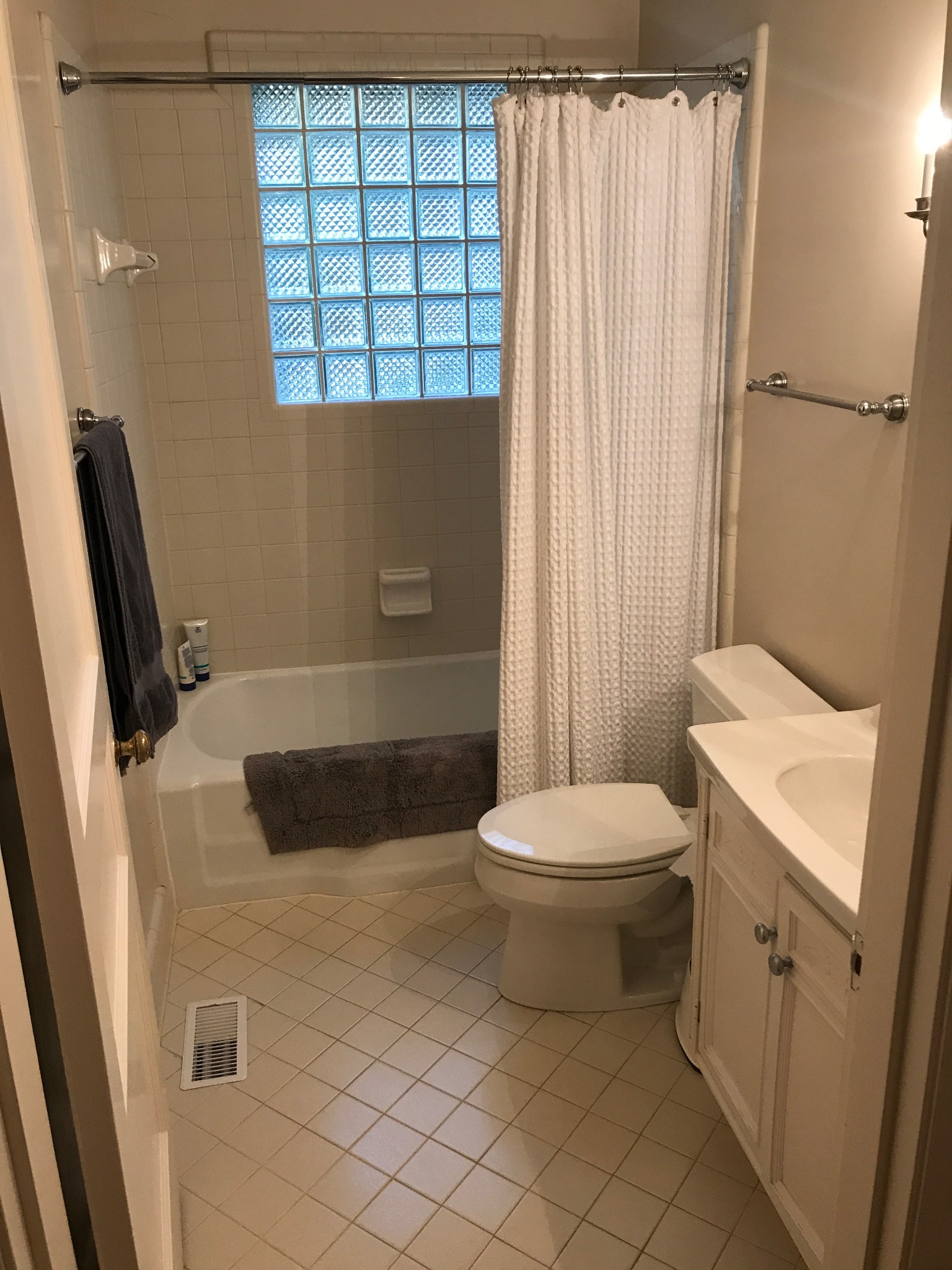 2323 Castleman Dr Property Photo 17