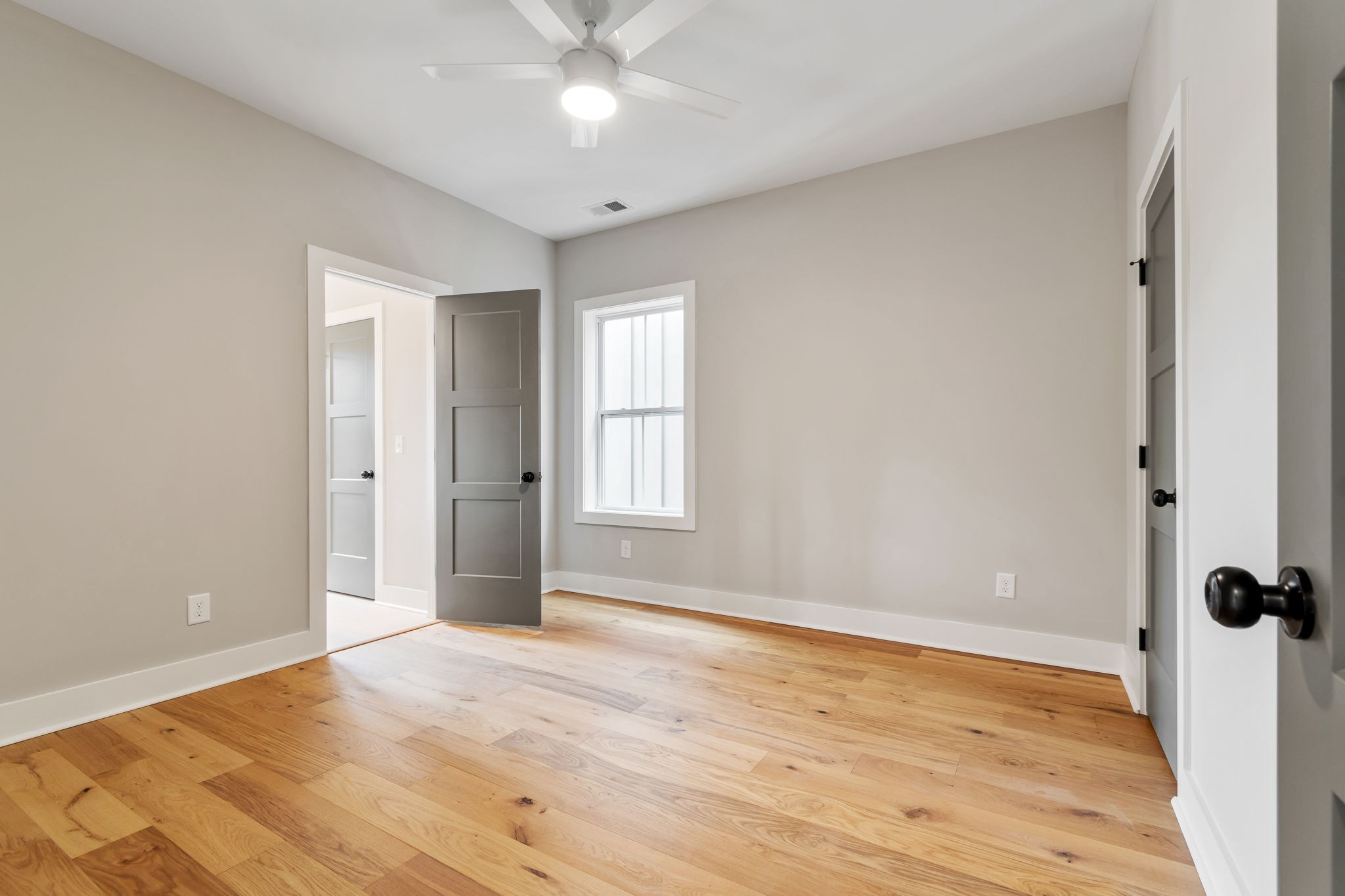 6515b Premier Dr Property Photo 14
