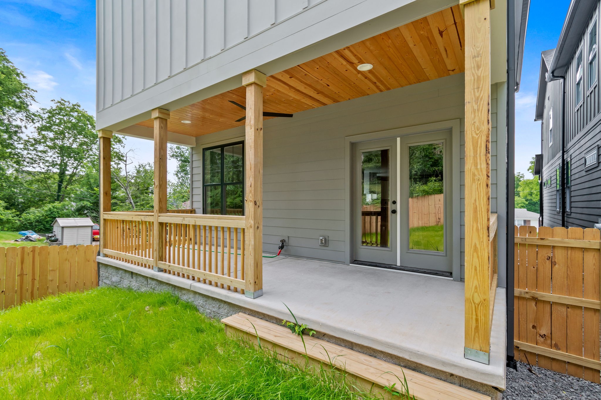 6515b Premier Dr Property Photo 17