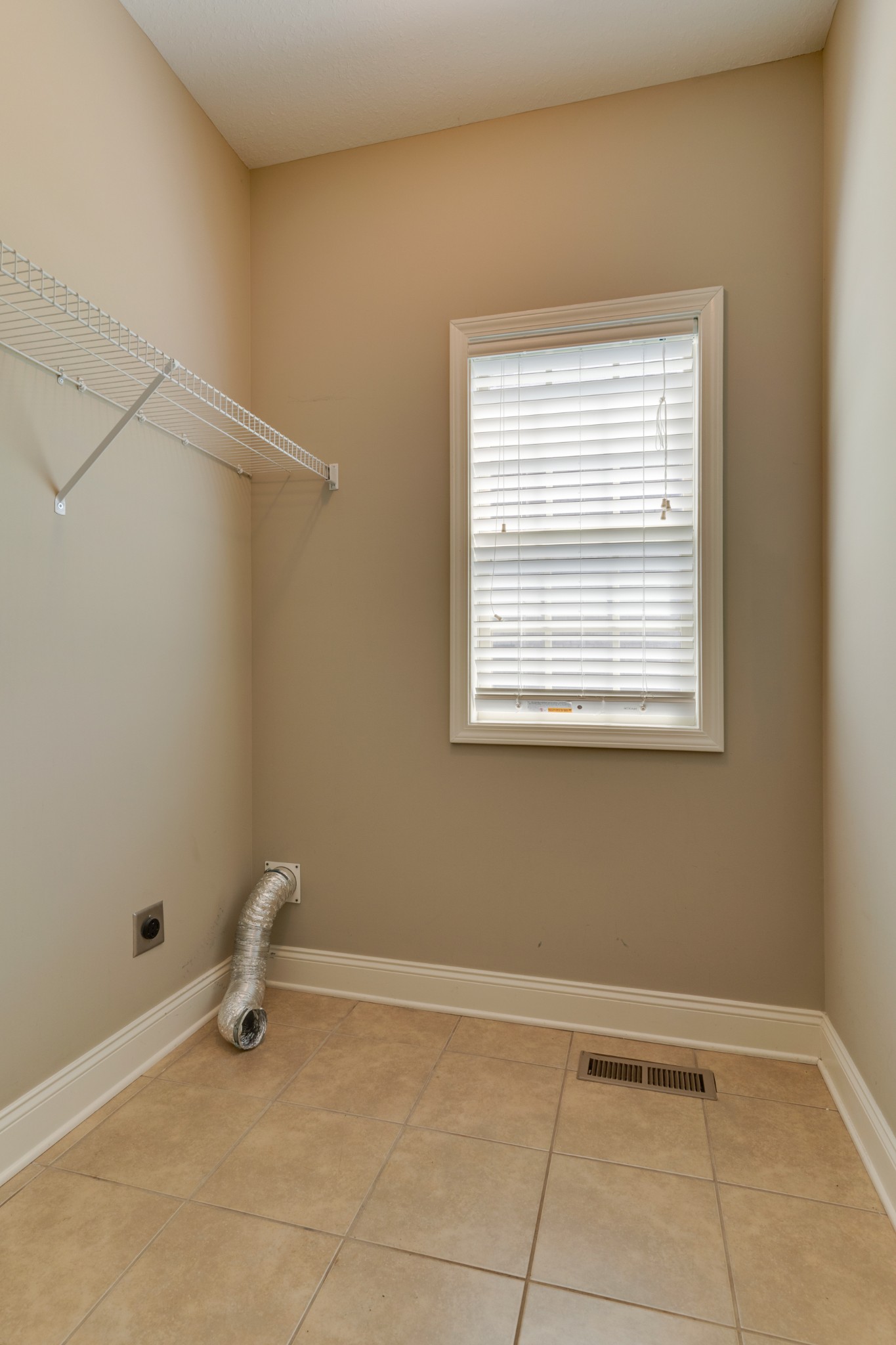 1623 Edgewater Ln Property Photo 21