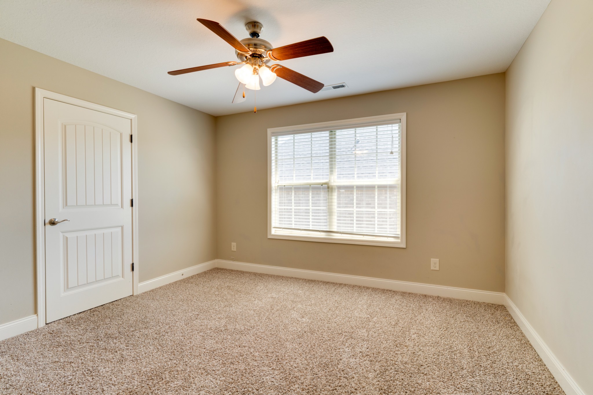 1623 Edgewater Ln Property Photo 35