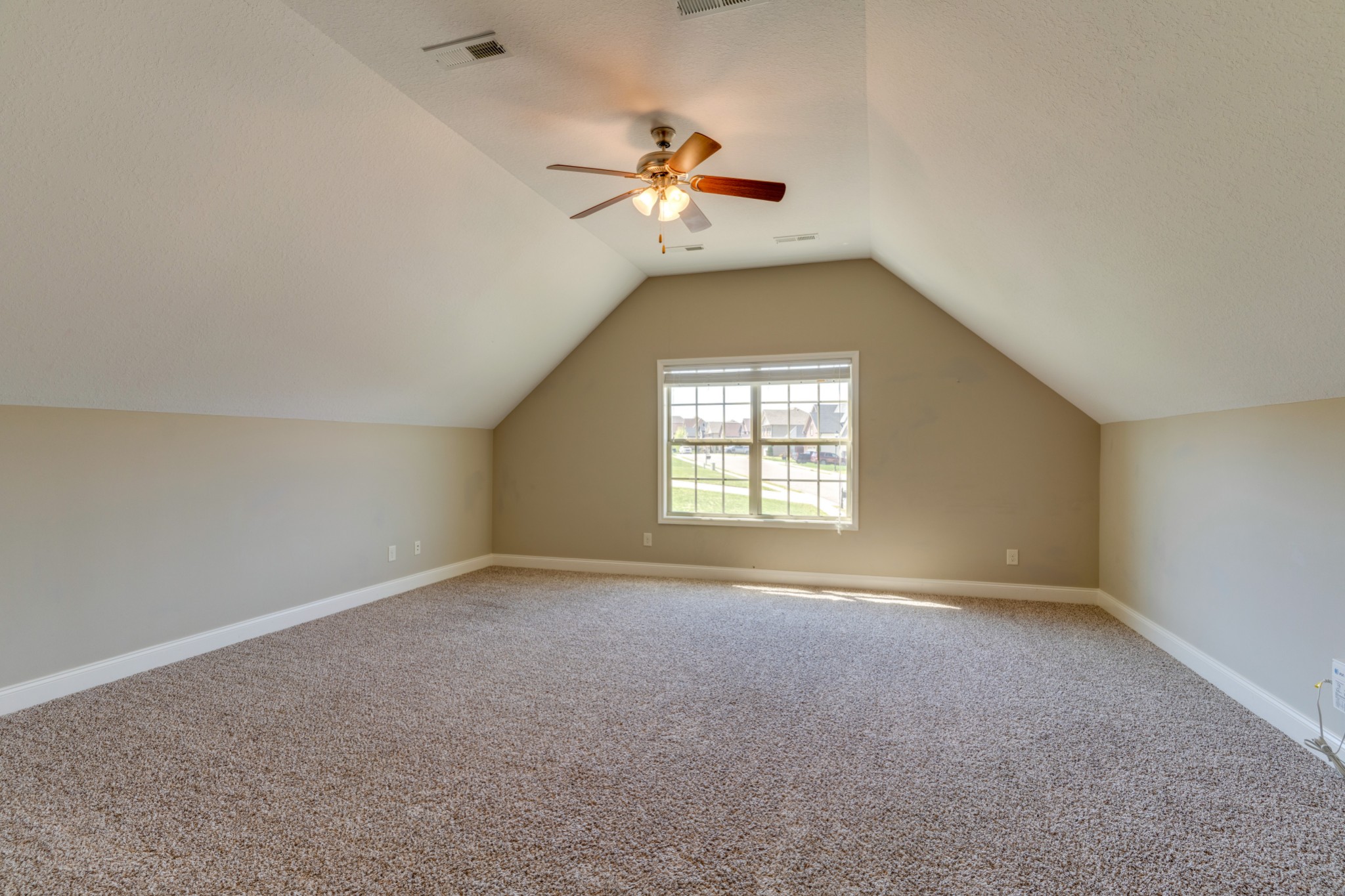 1623 Edgewater Ln Property Photo 37