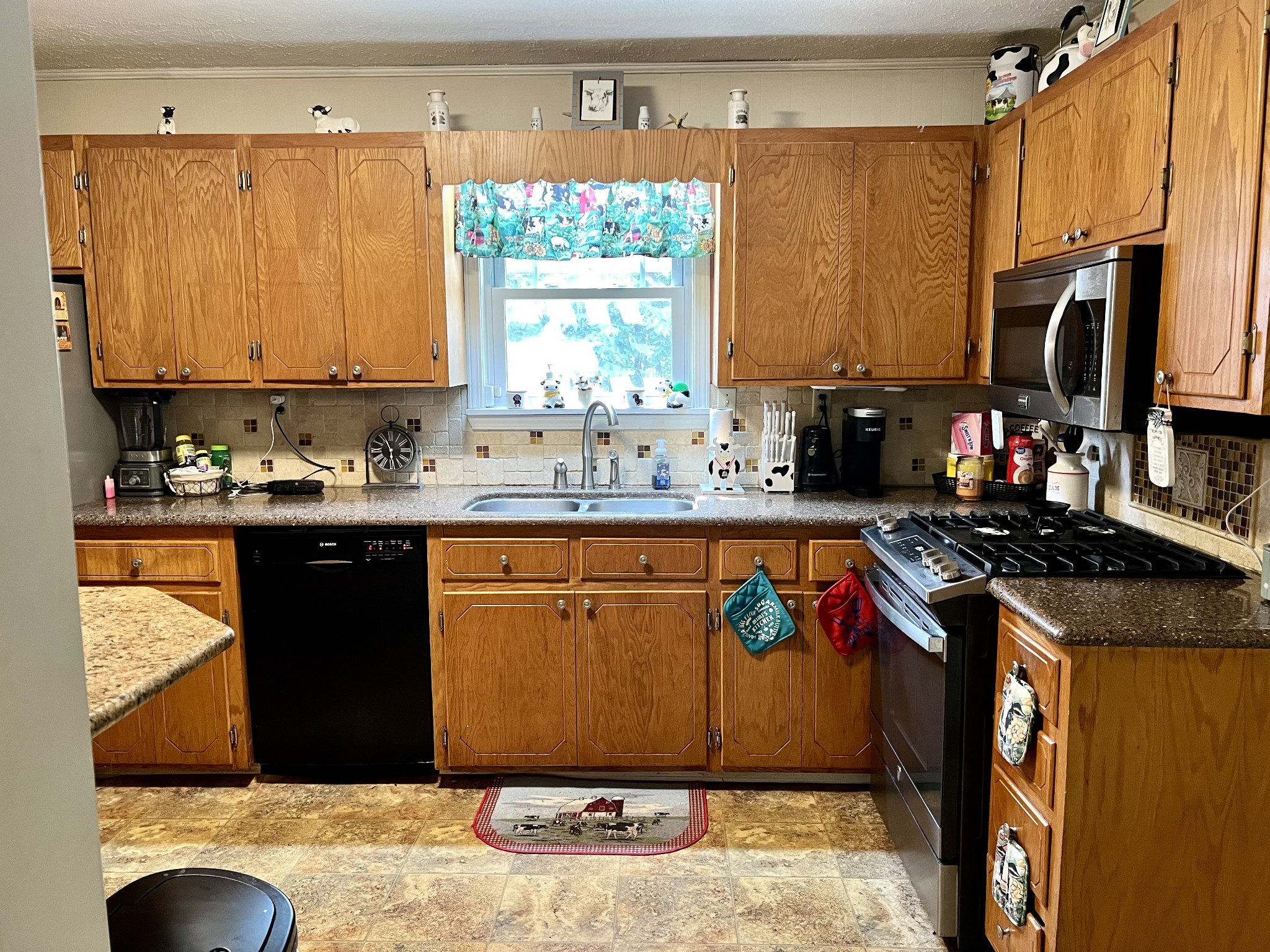 2195 Higginbottom Rd Property Photo 10