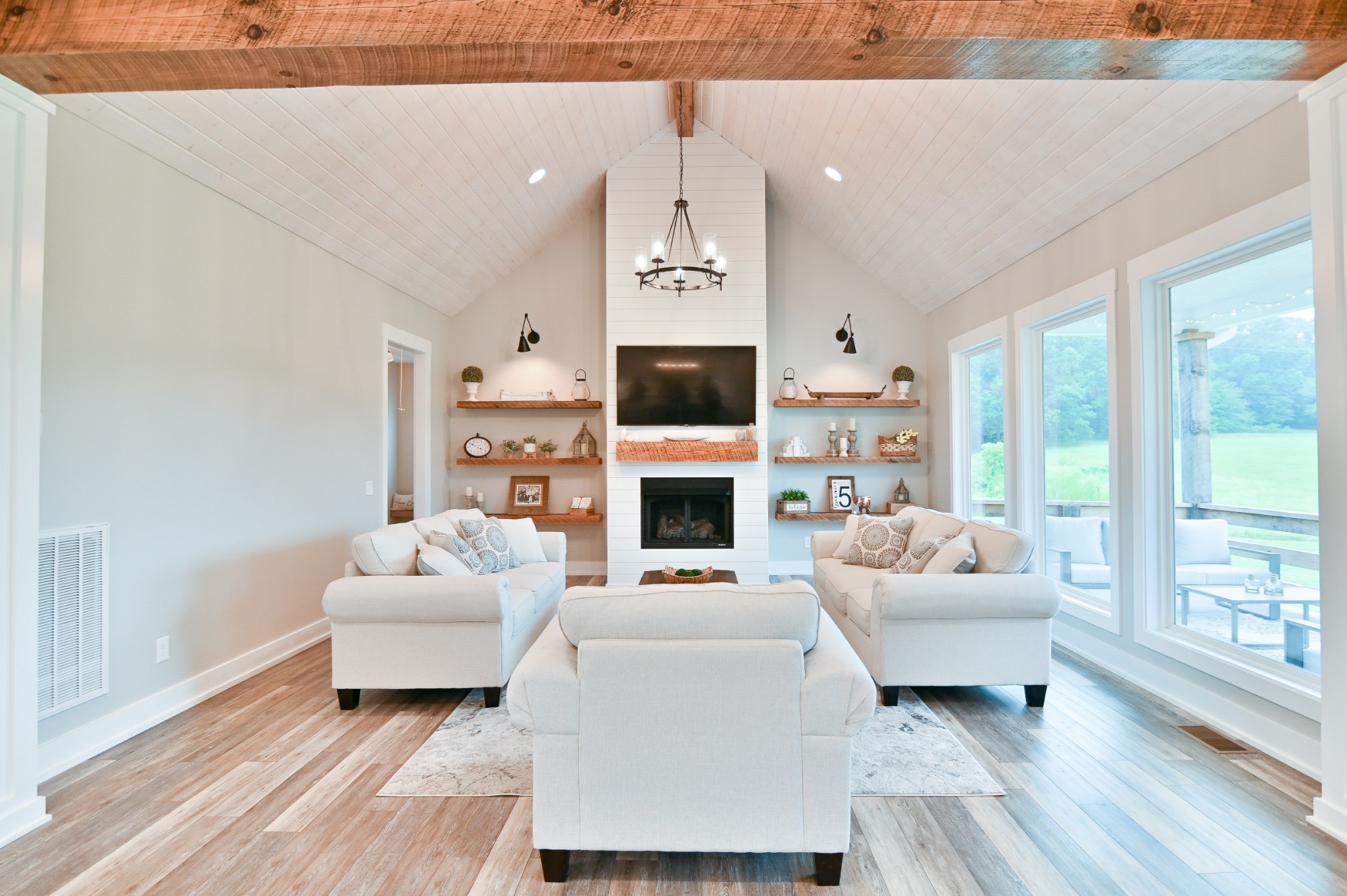 1704 Highway 70 Property Photo 4