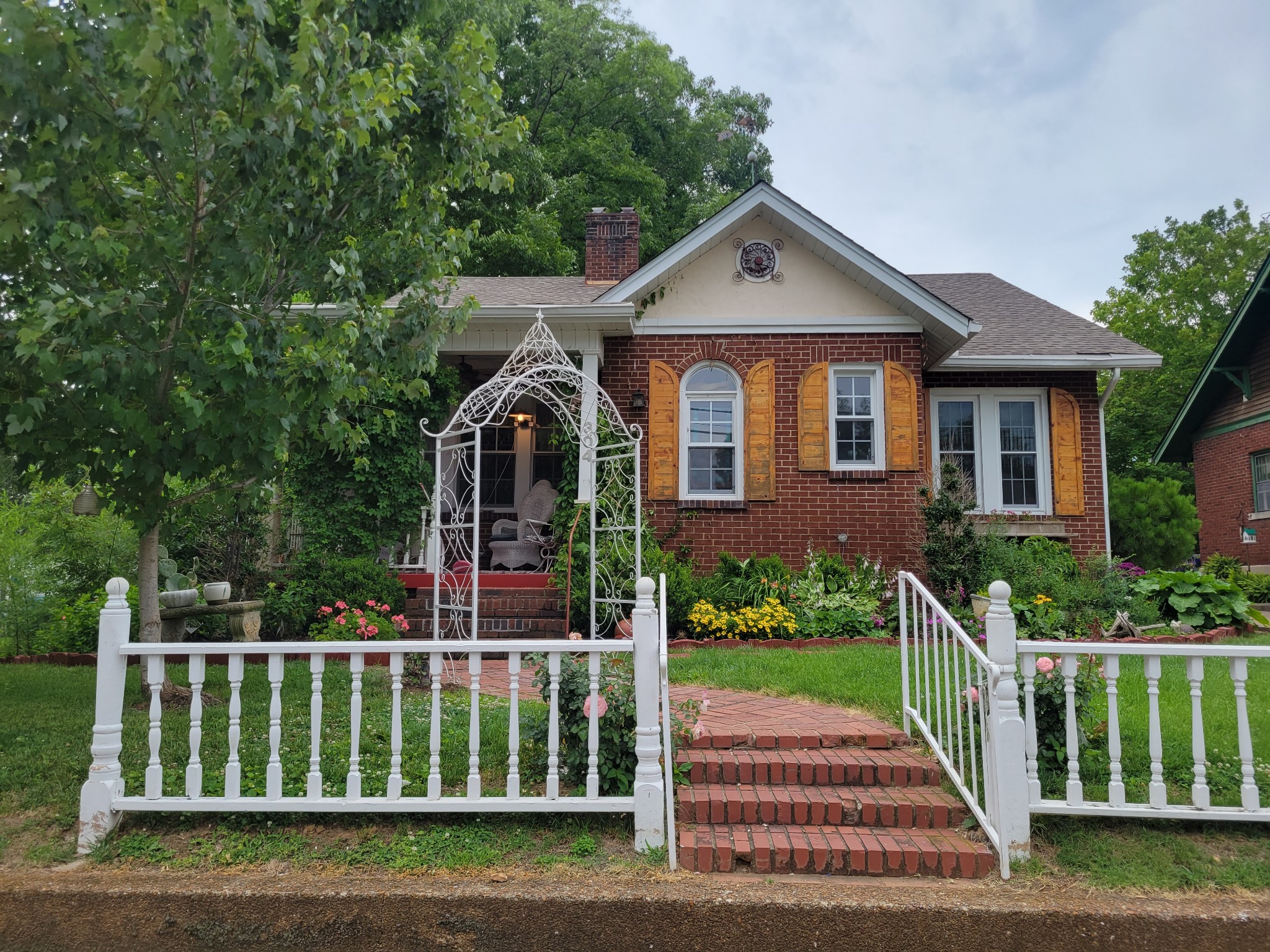 304 Walnut St Property Photo 1