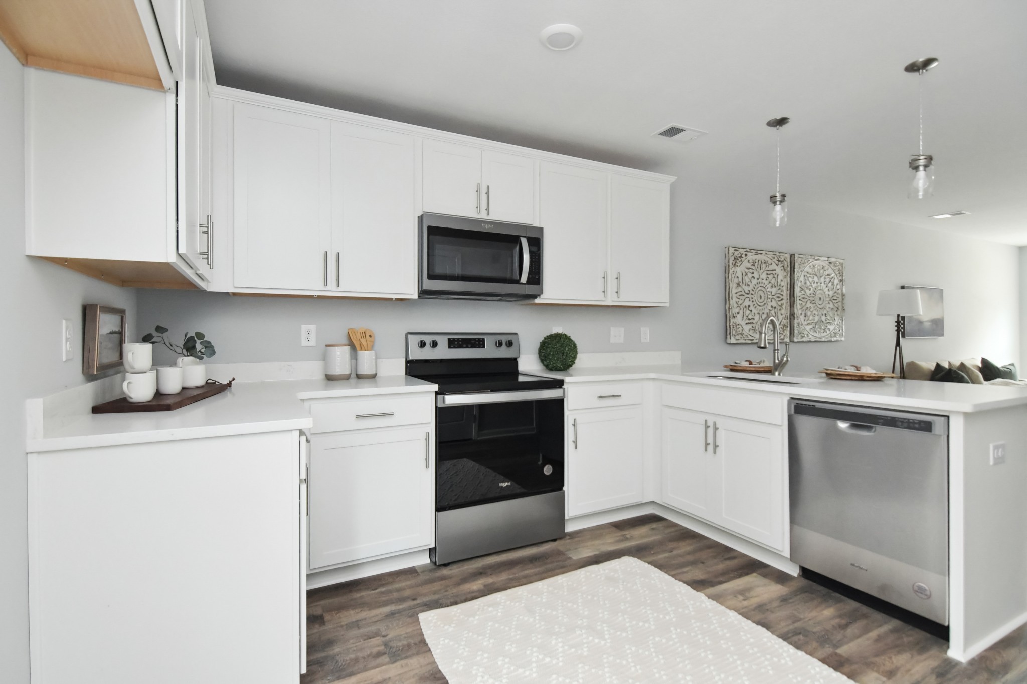 100 Henry Drive Property Photo 11
