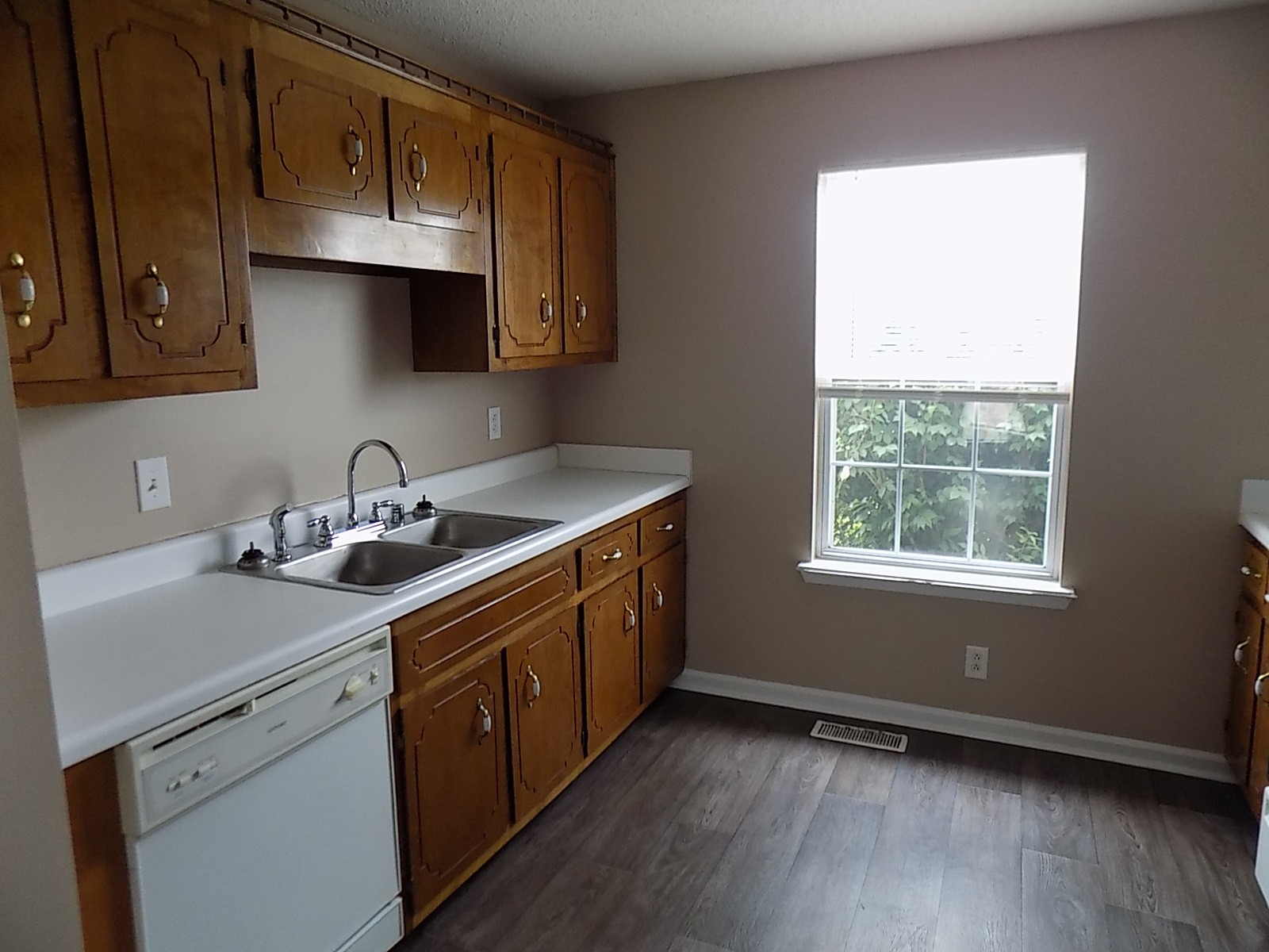 436 Pacific Ave Property Photo 5