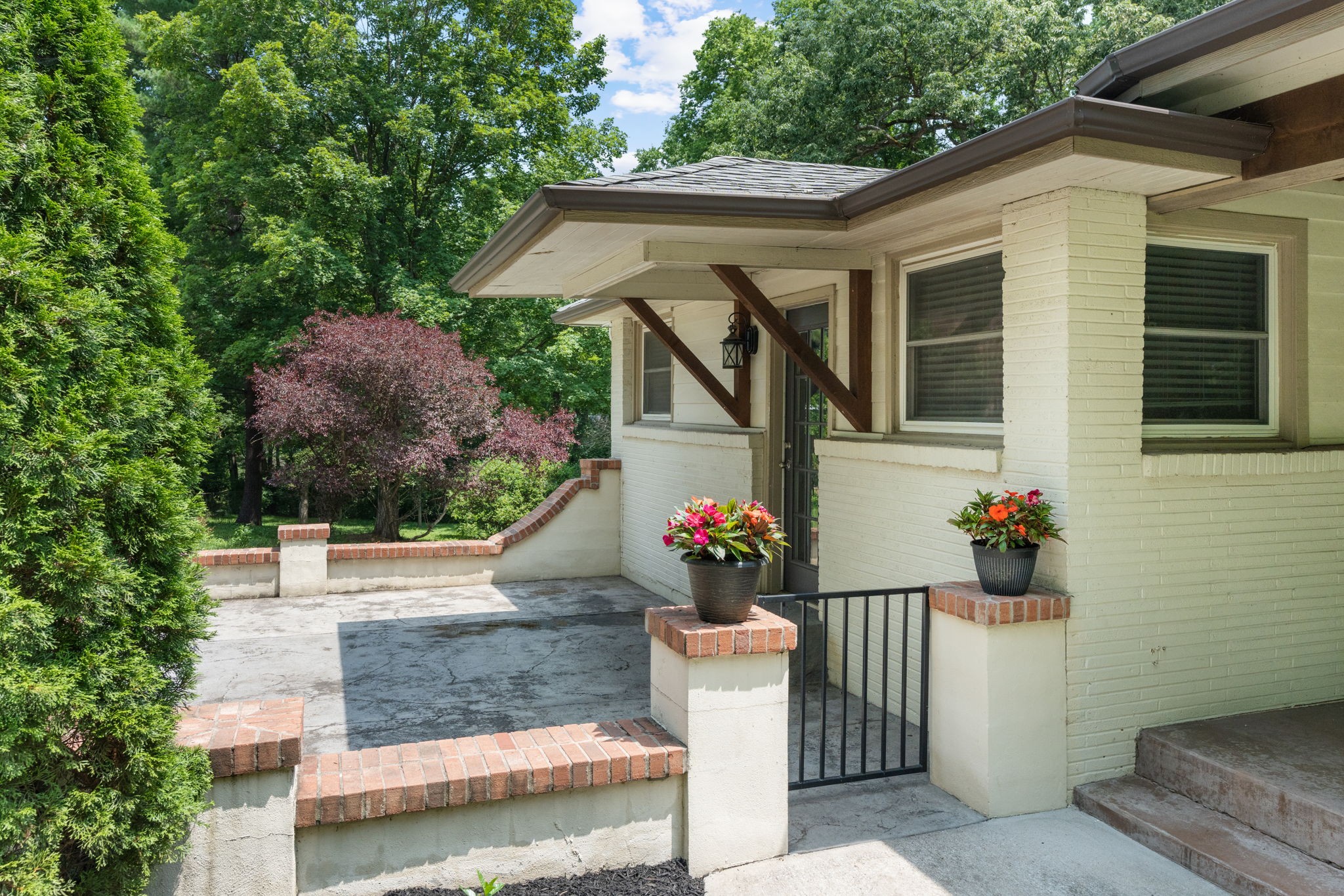 822 Hillwood Blvd Property Photo 3