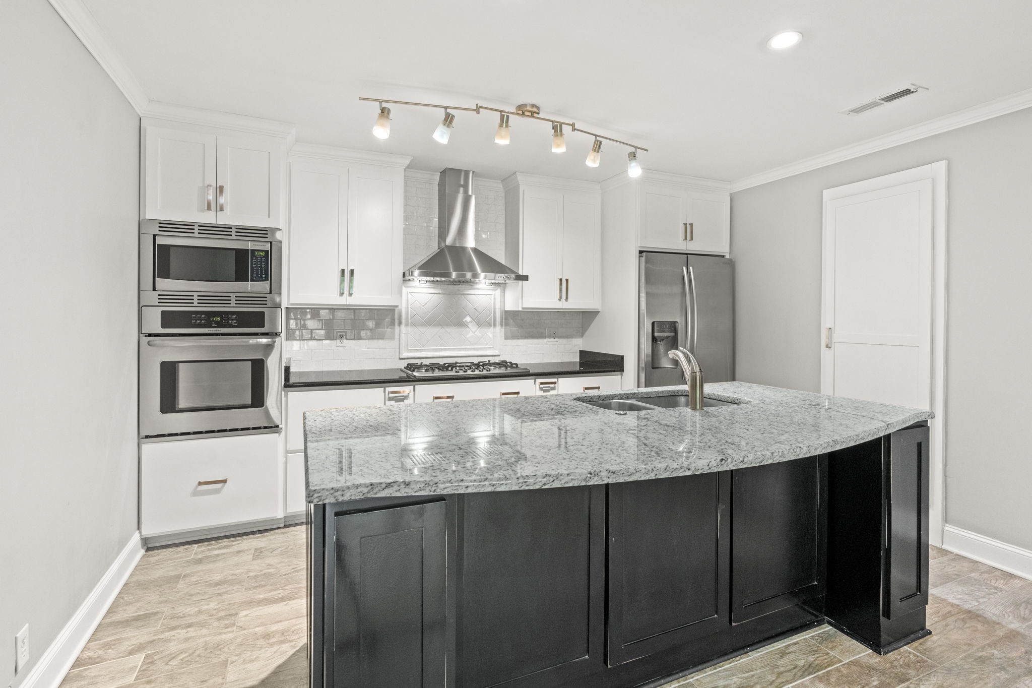 822 Hillwood Blvd Property Photo 12
