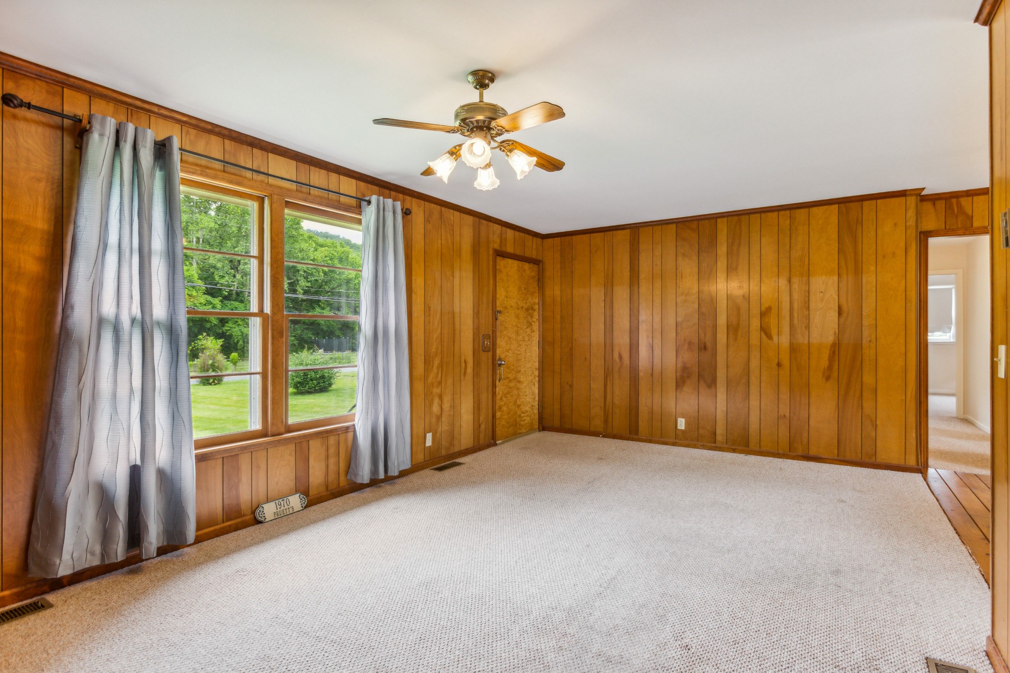 8308 Old Springfield Pike Property Photo 3