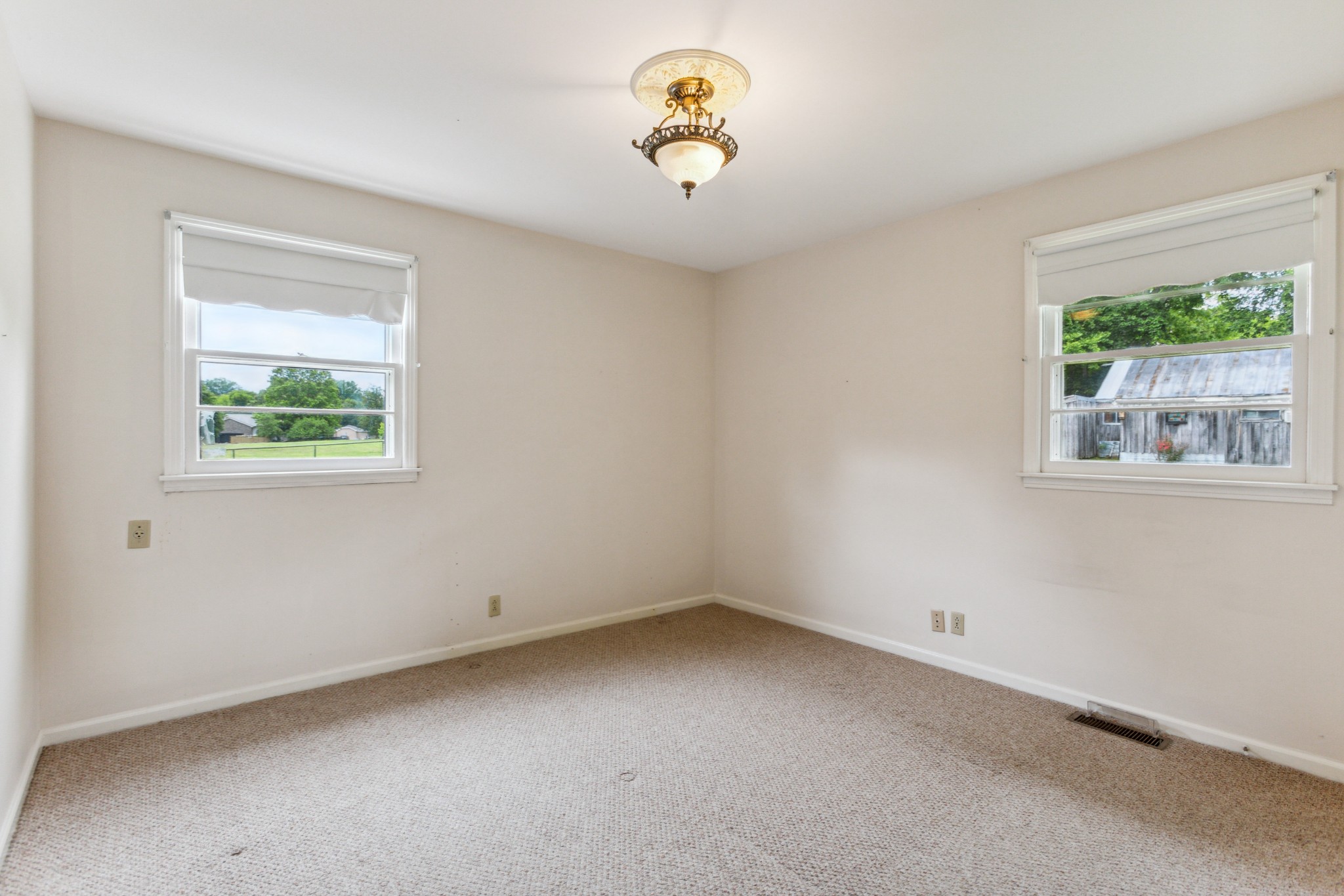 8308 Old Springfield Pike Property Photo 9