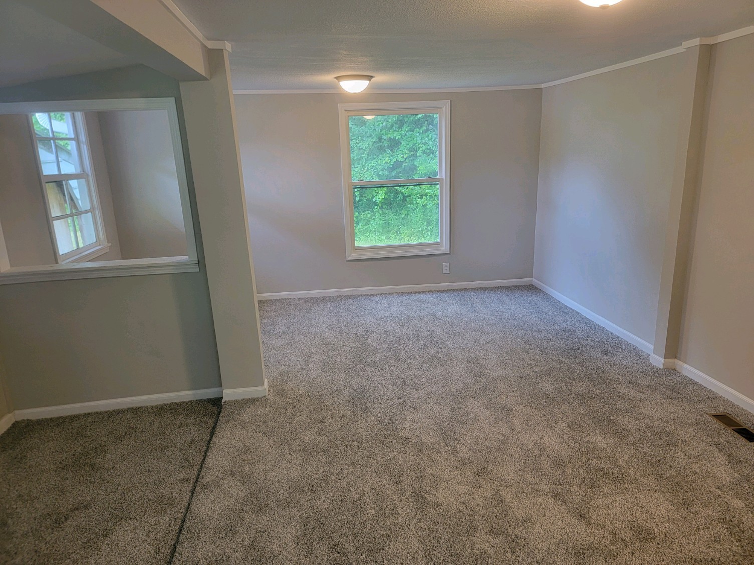 740 Flat Ridge Rd Property Photo 3