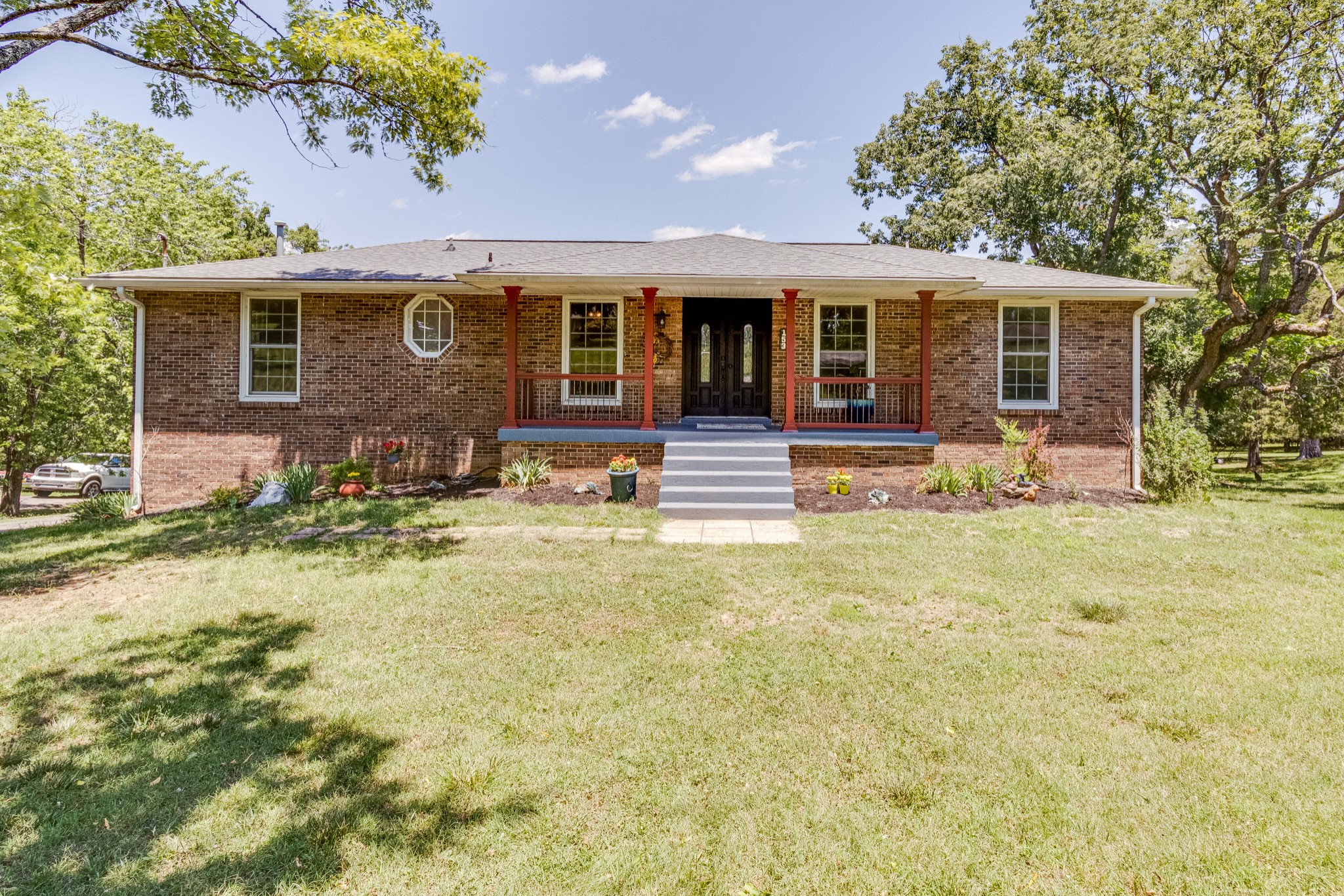 153 Country Club Dr Property Photo 1