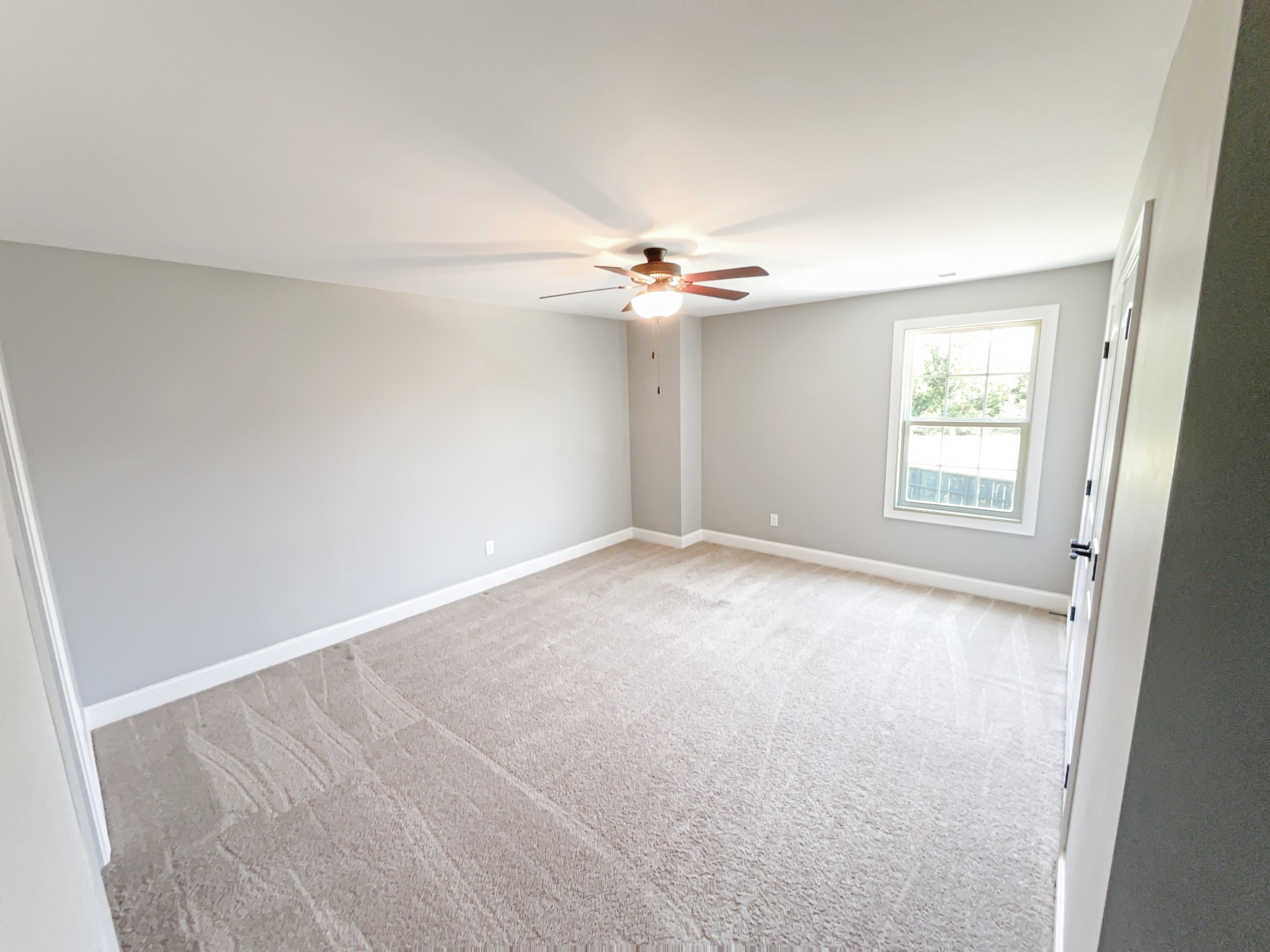 2125 Grandstand Dr Property Photo 5
