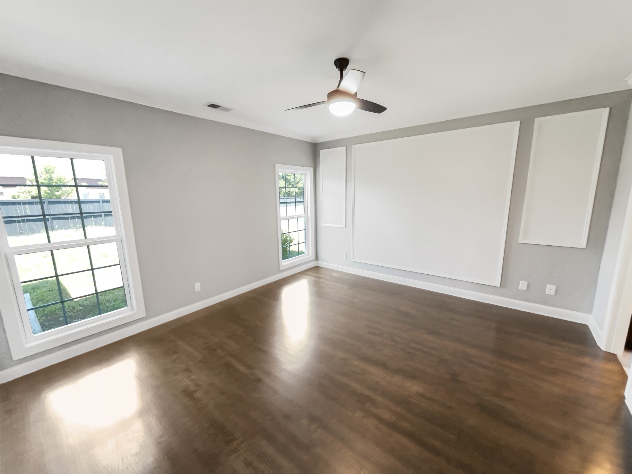 2125 Grandstand Dr Property Photo 11