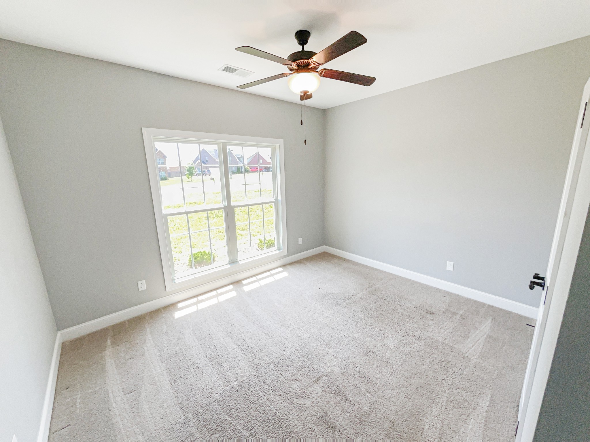 2125 Grandstand Dr Property Photo 14