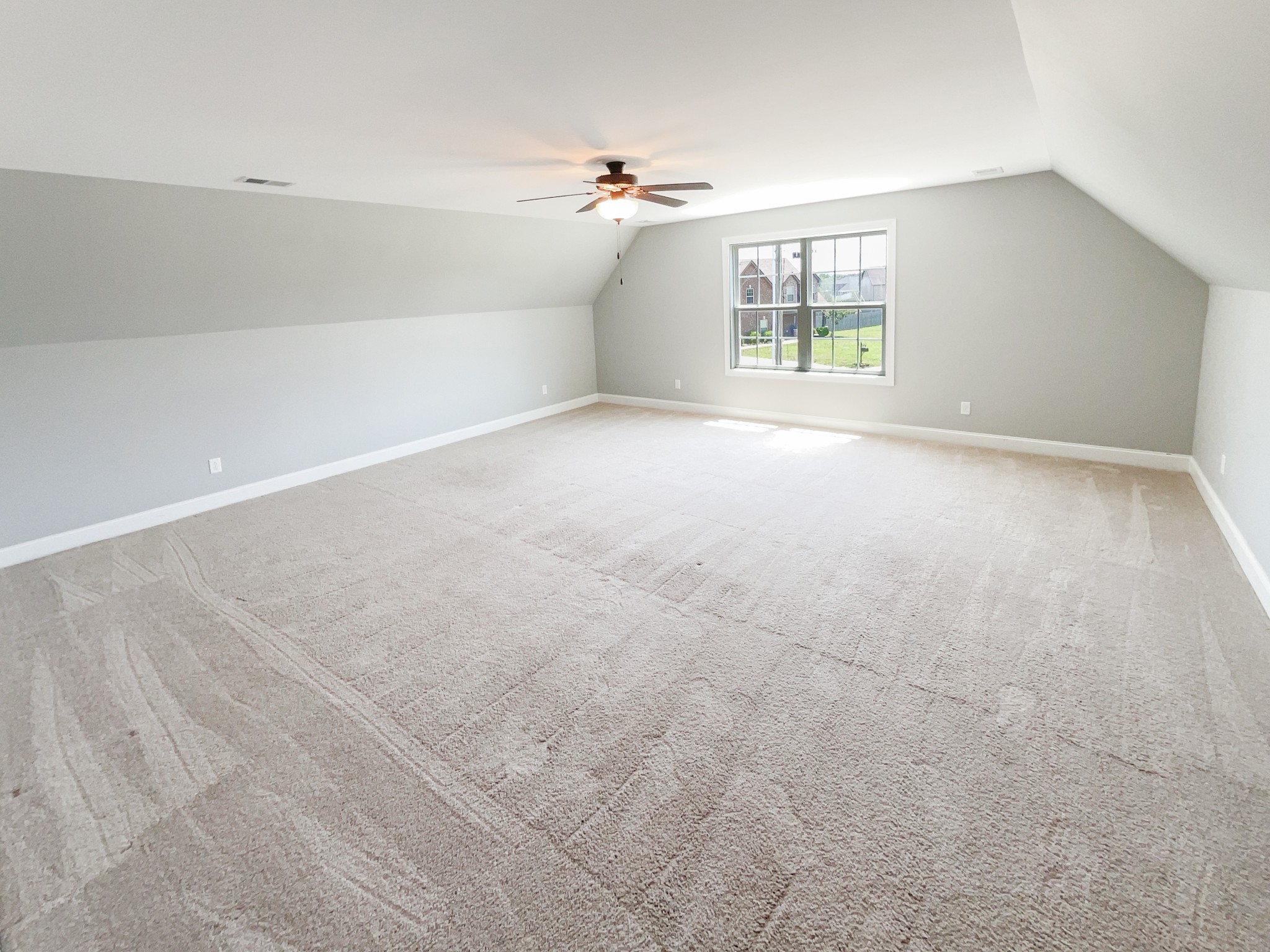 2125 Grandstand Dr Property Photo 15