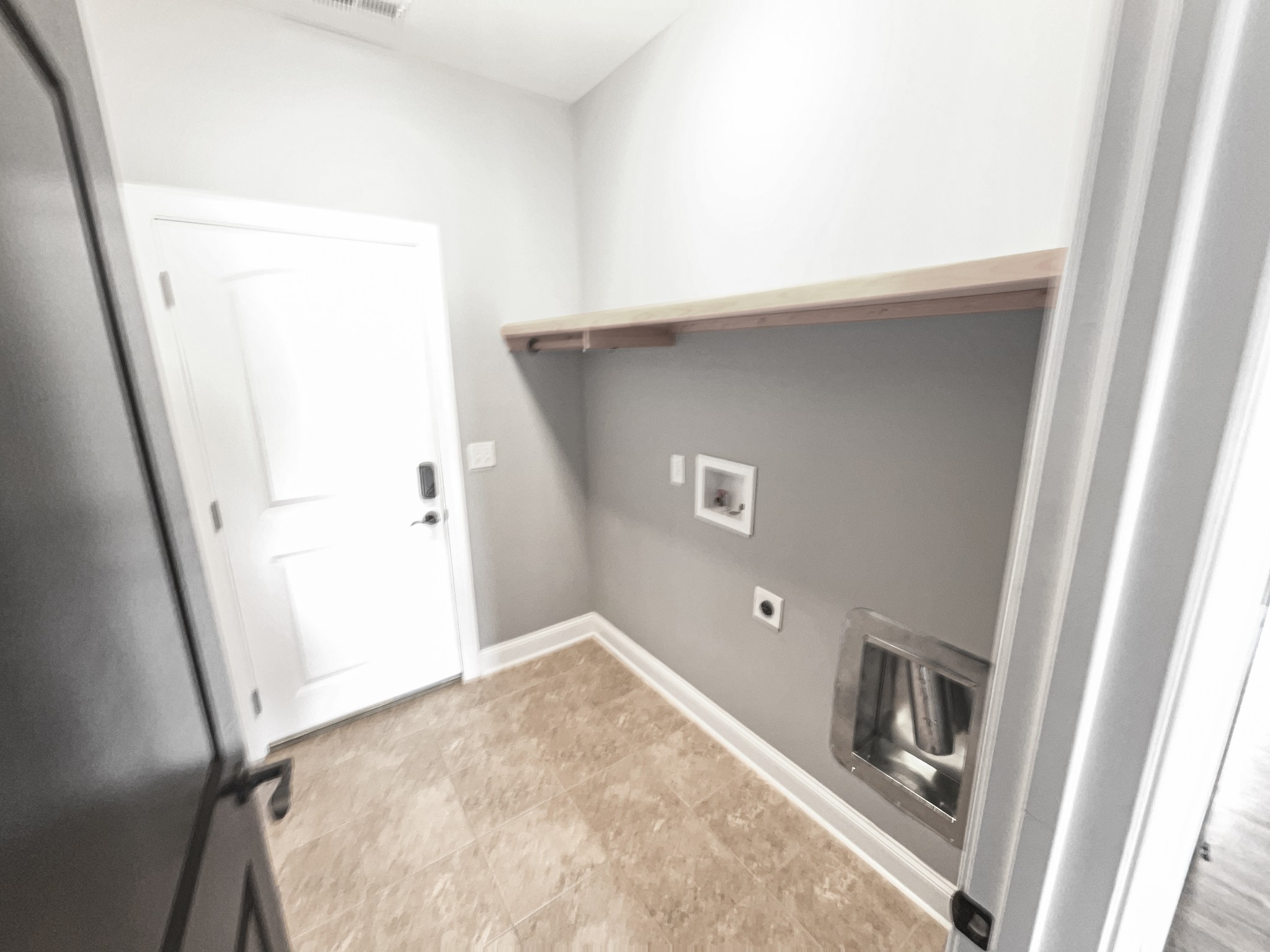 2125 Grandstand Dr Property Photo 16