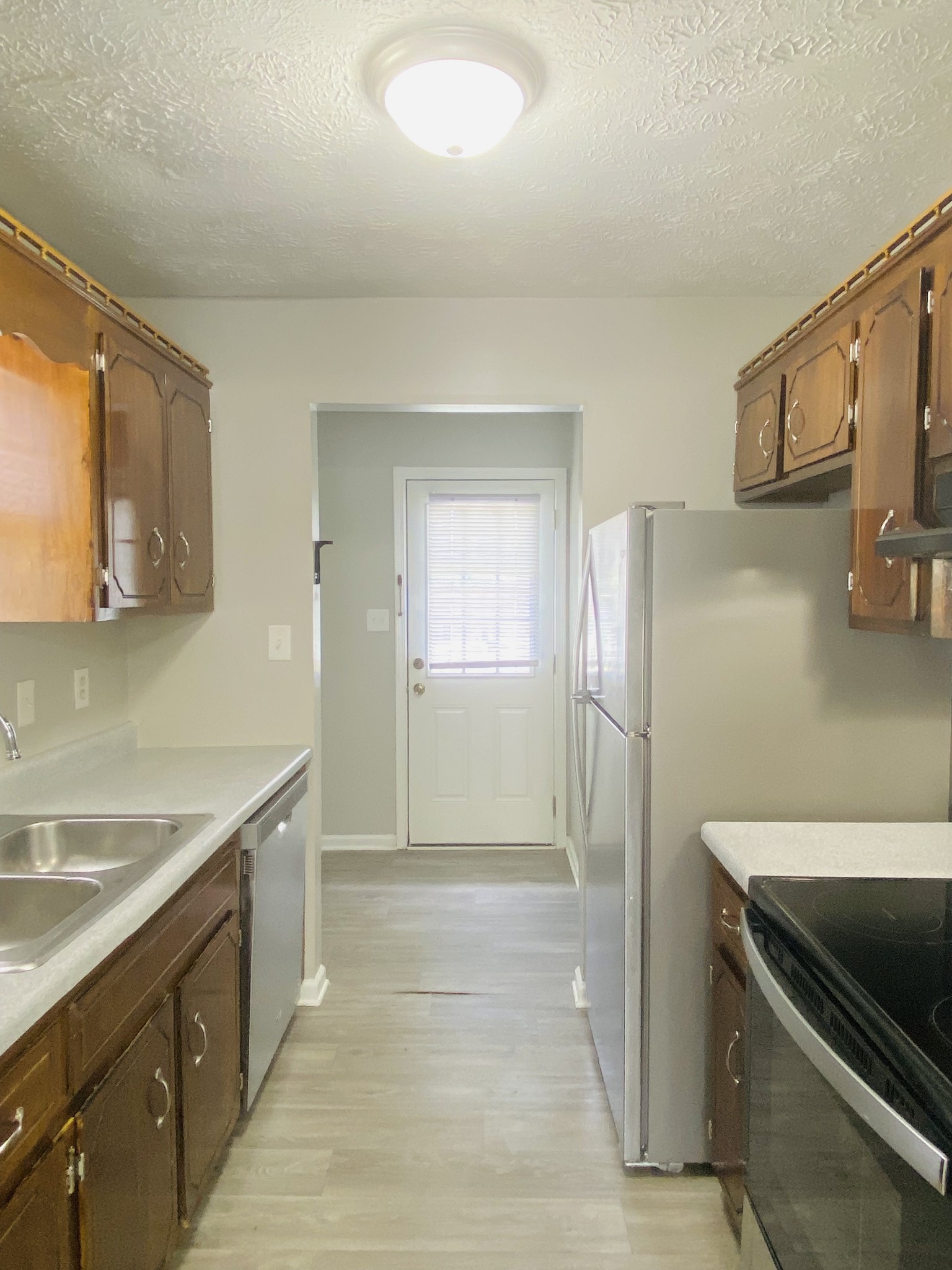 617 Artic Ave Property Photo 7