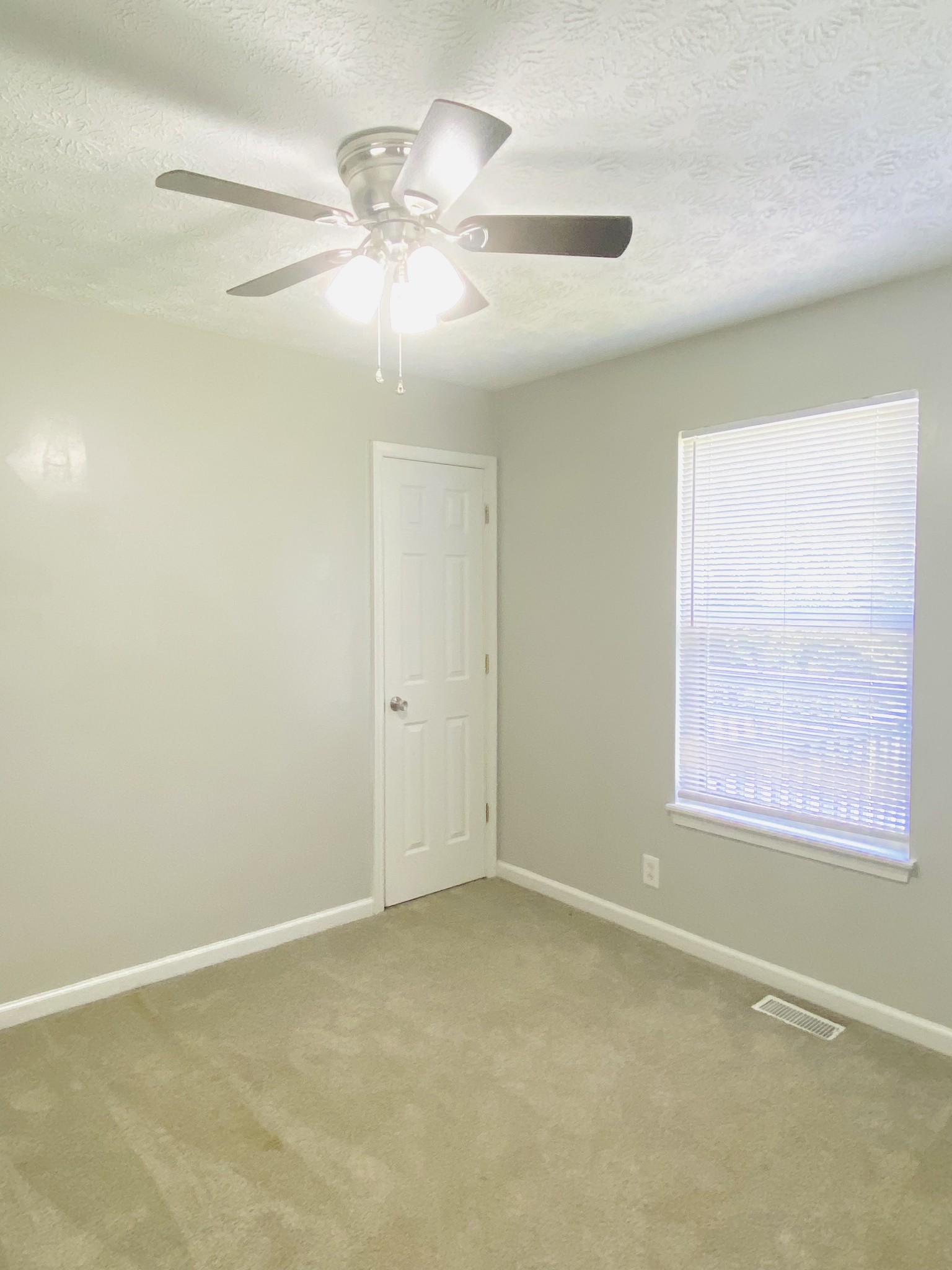 617 Artic Ave Property Photo 12