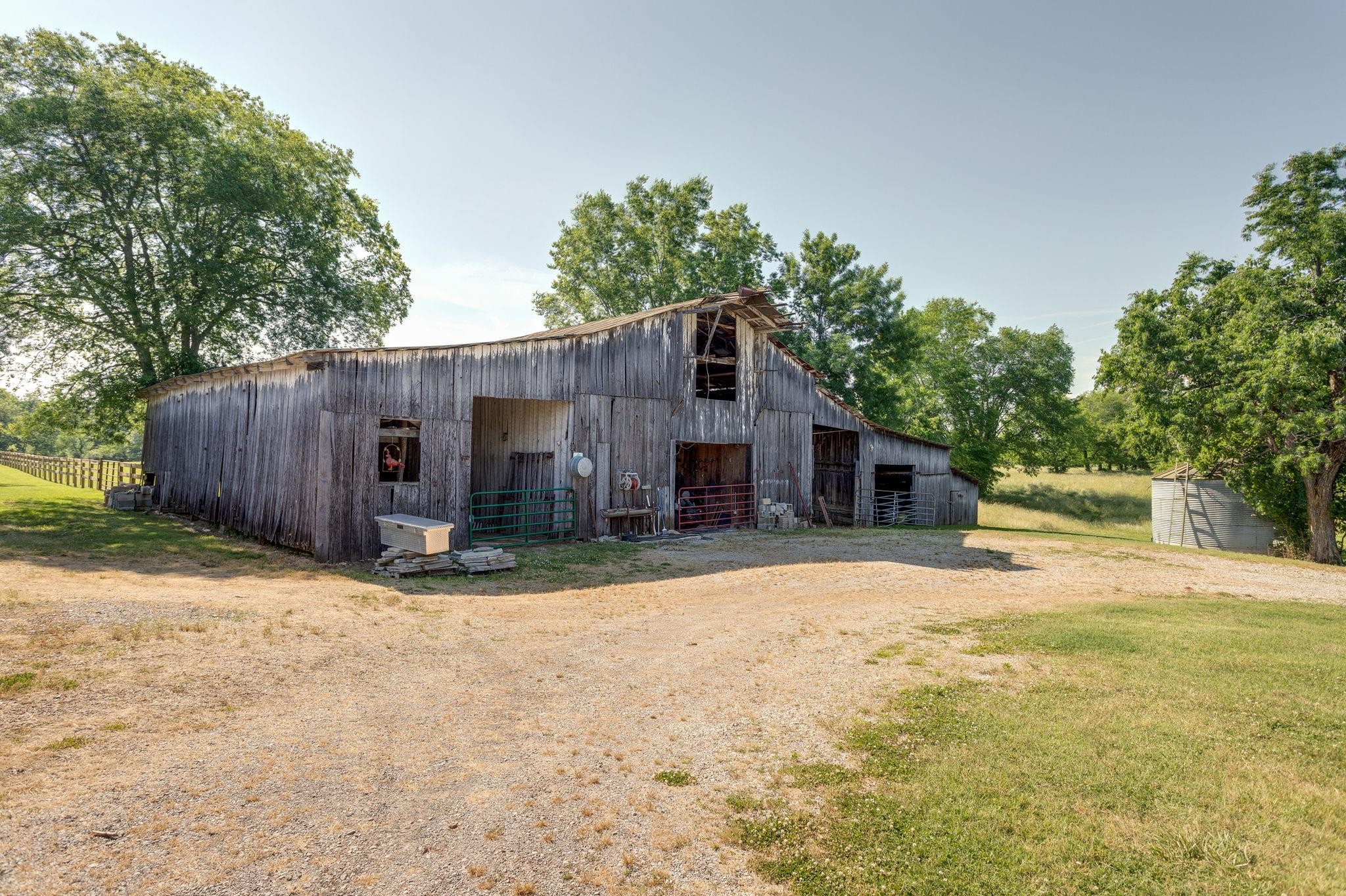 1131 Carters Creek Pike Property Photo 13