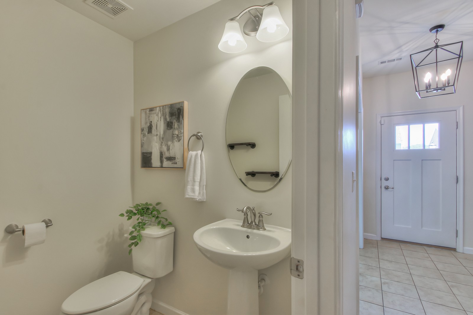 2033 Leeds Ln Property Photo 6