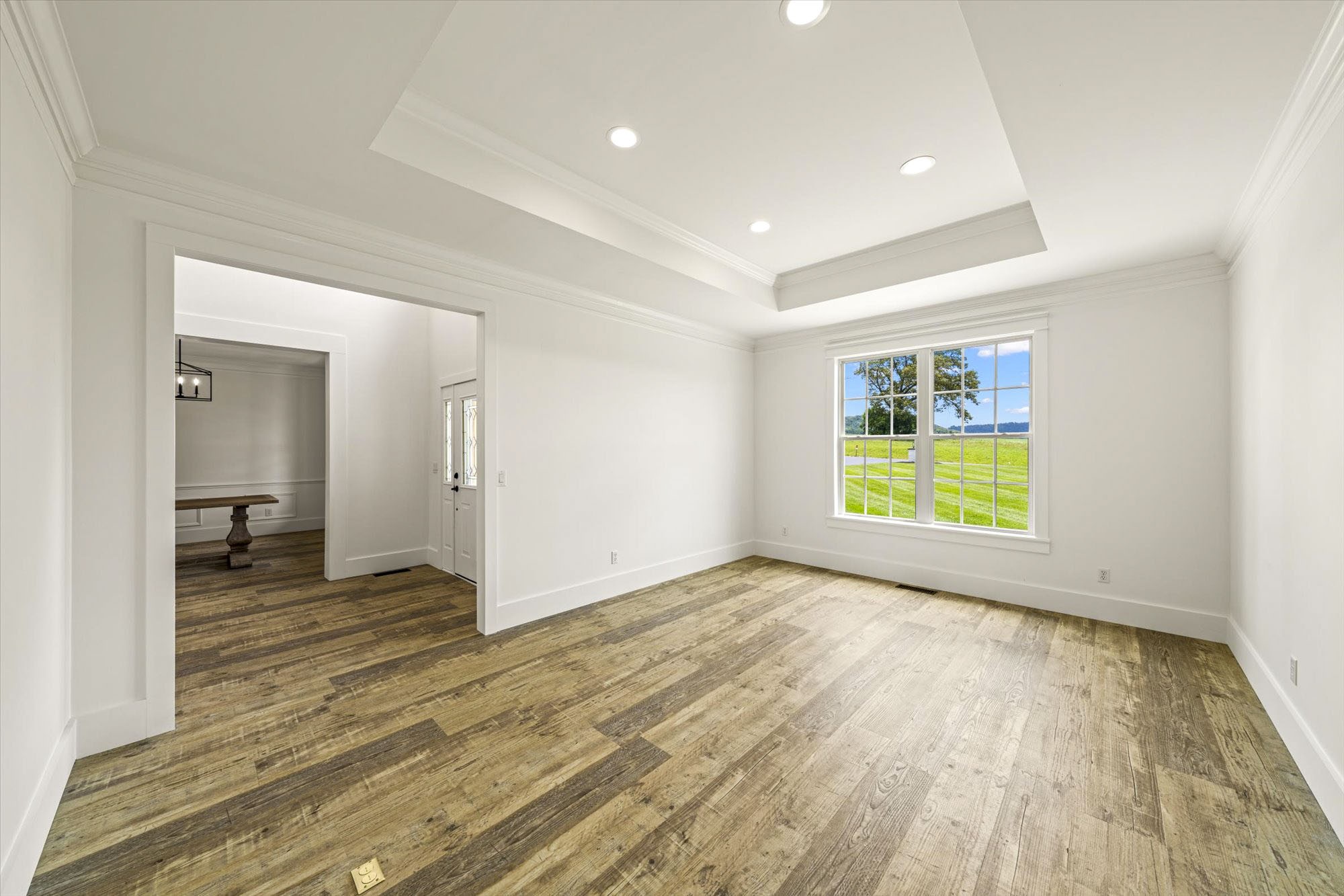 1729 Universal Rd Property Photo 7