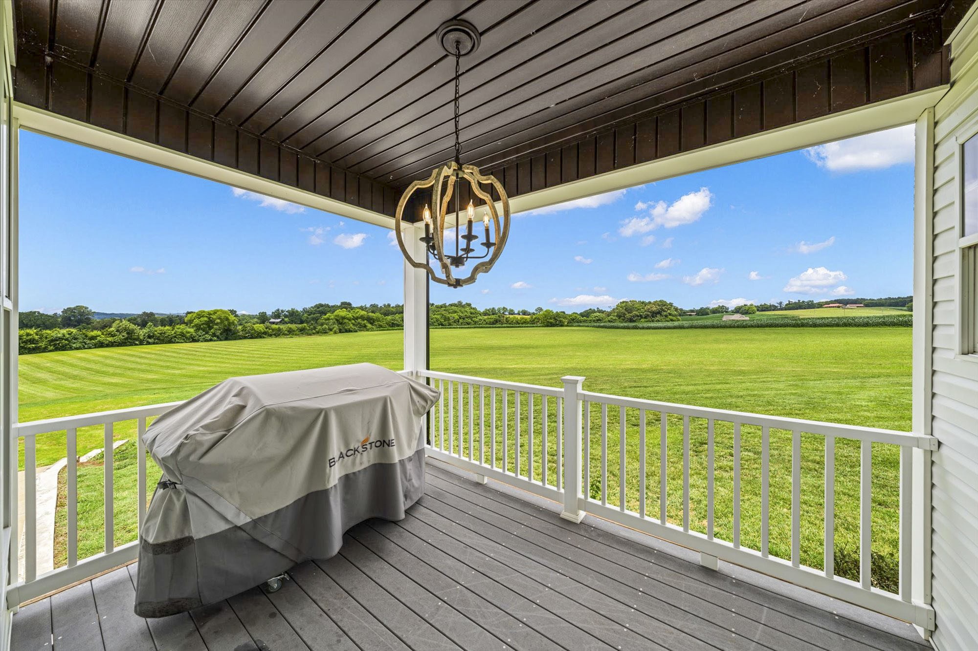 1729 Universal Rd Property Photo 23