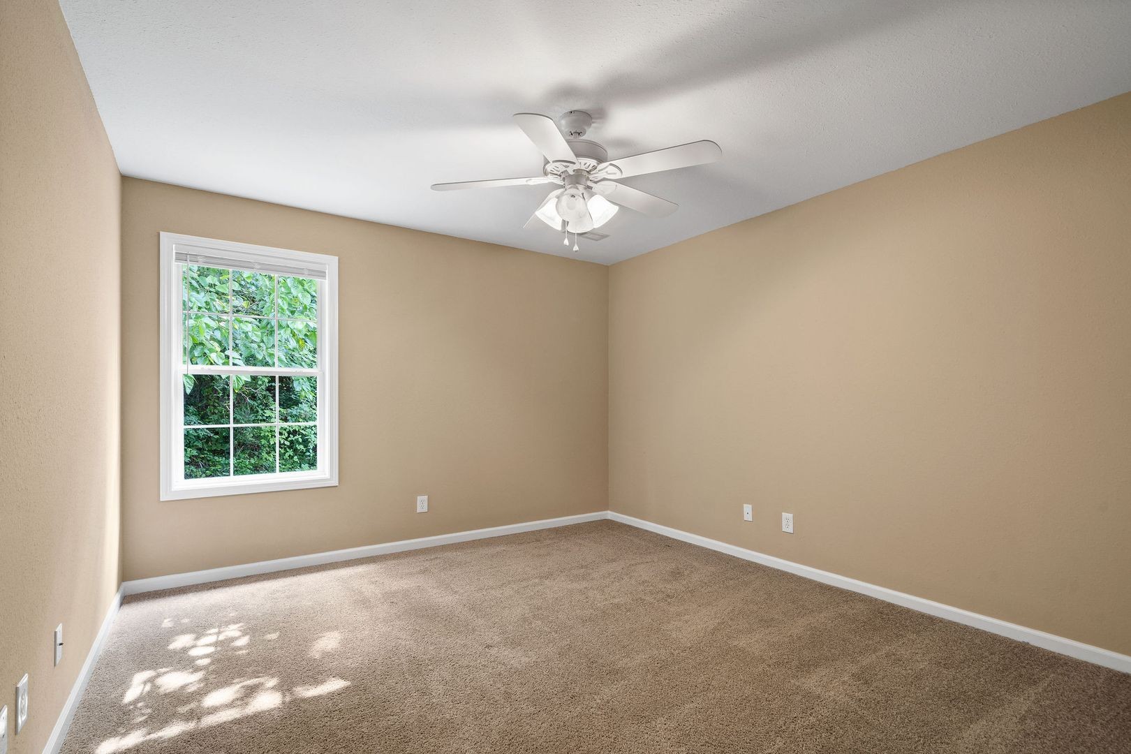 508 Luxury Dr Property Photo 14