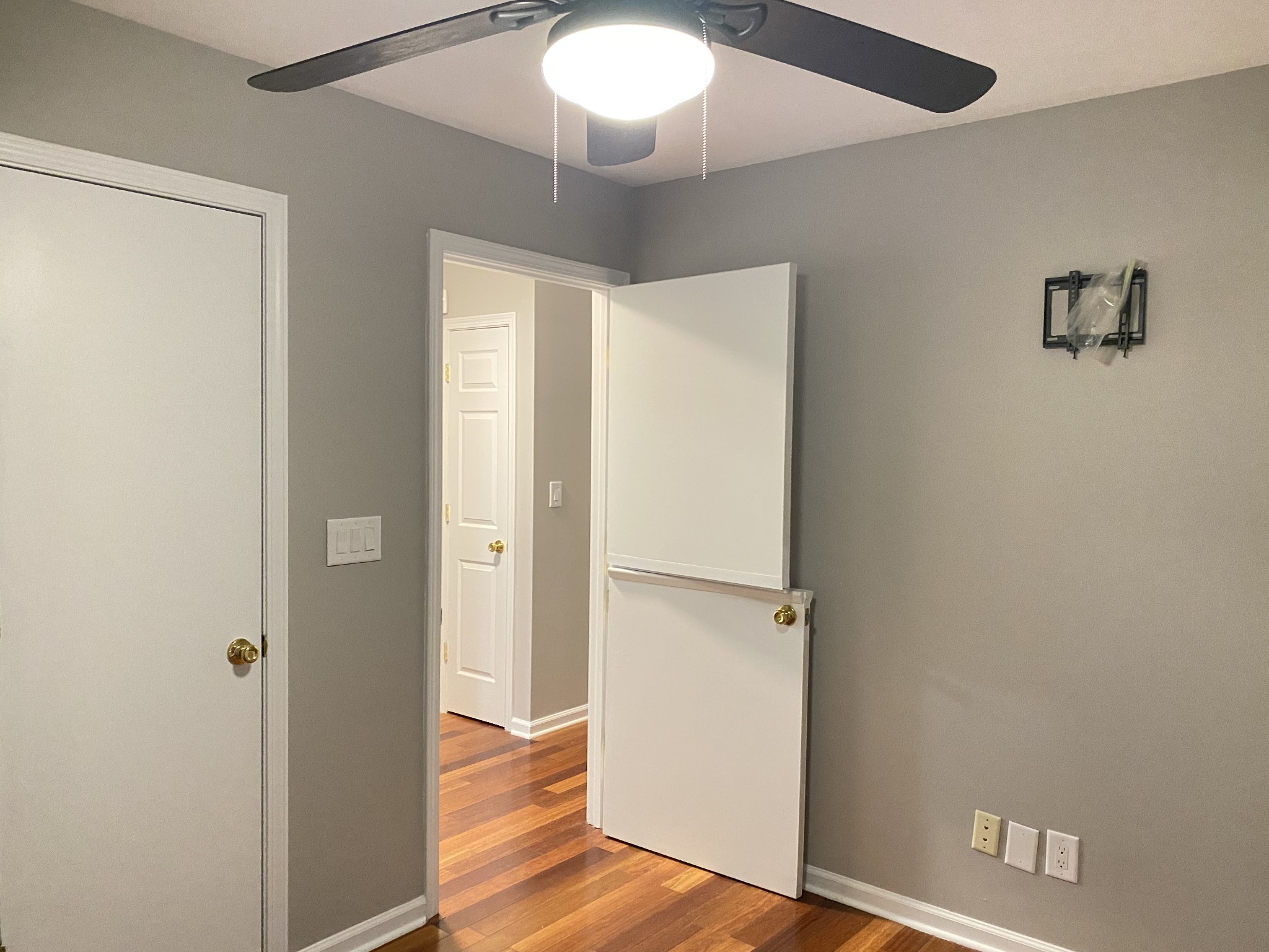 2421 Senseney Dr Property Photo 8