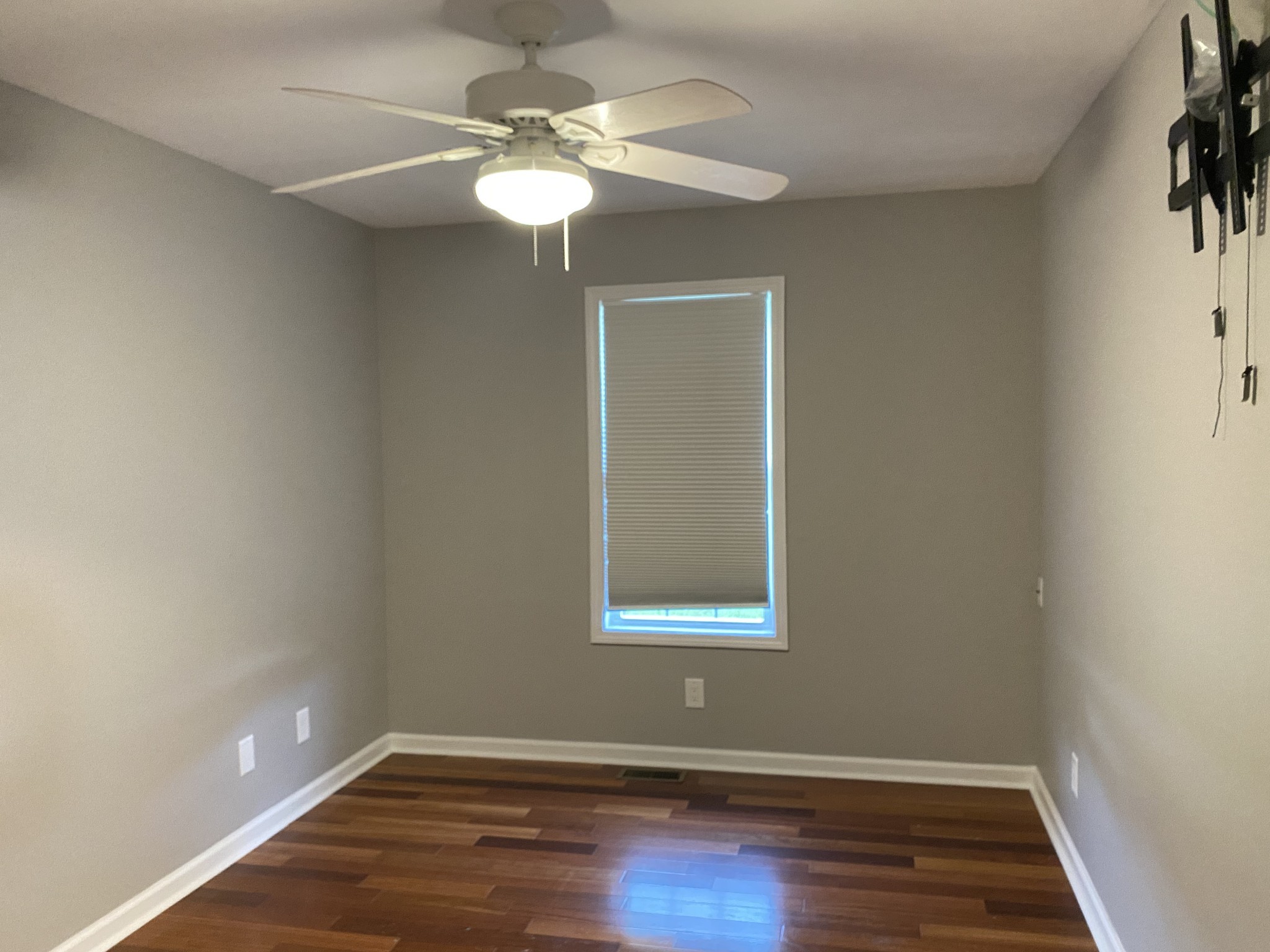 2421 Senseney Dr Property Photo 12