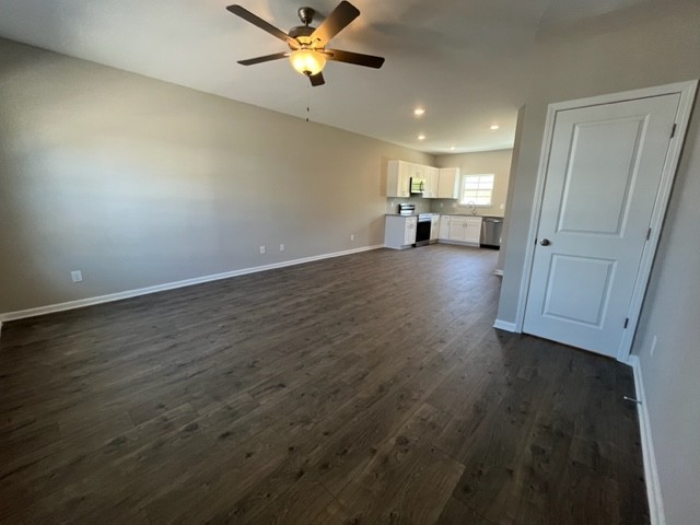 220 Tara Ct Property Photo 2