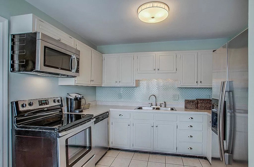 5368 Village Way Property Photo 7