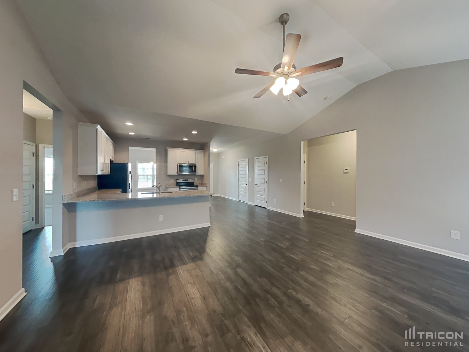 1016 Cyril Dr Property Photo 2