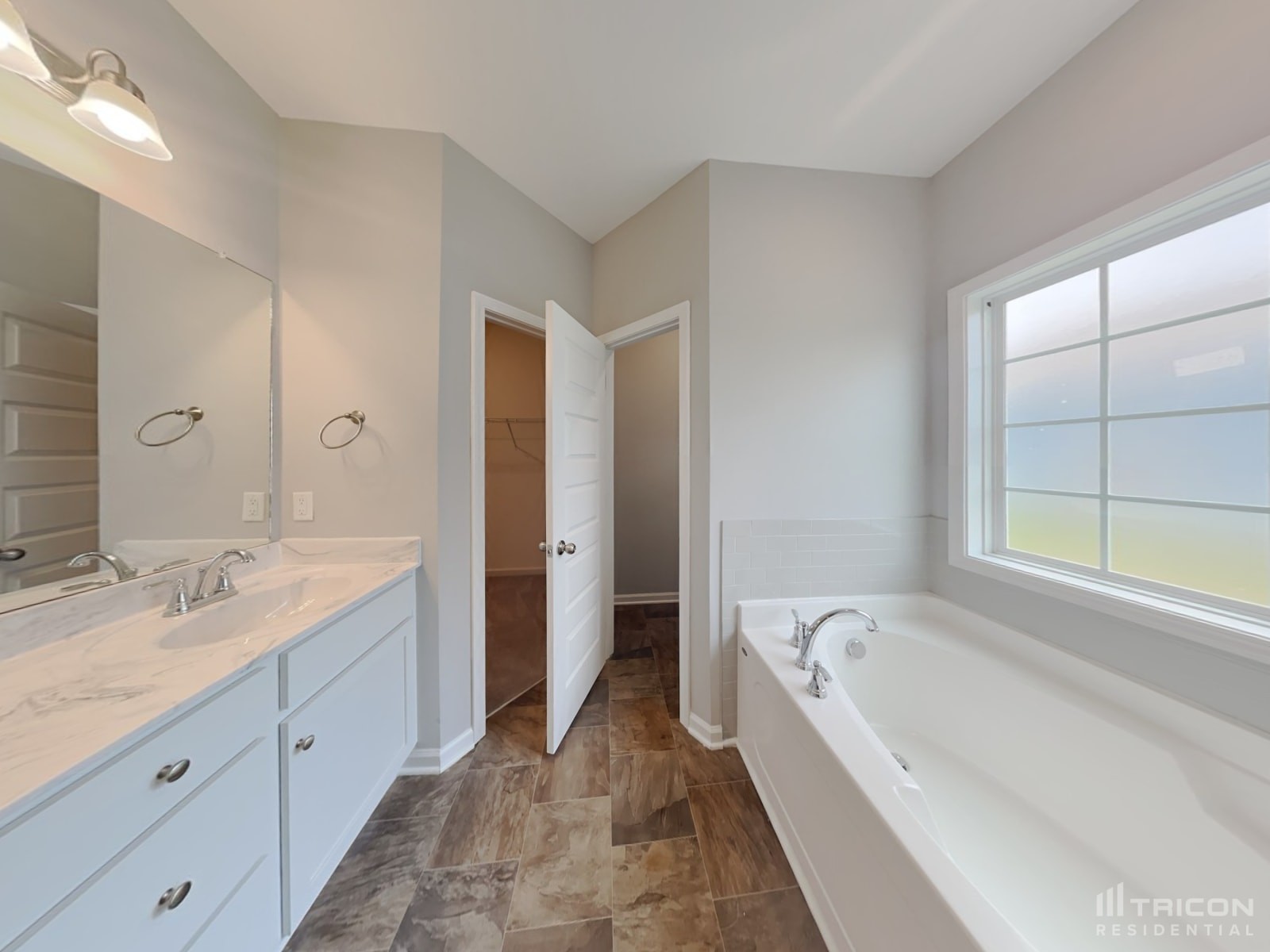 1016 Cyril Dr Property Photo 6