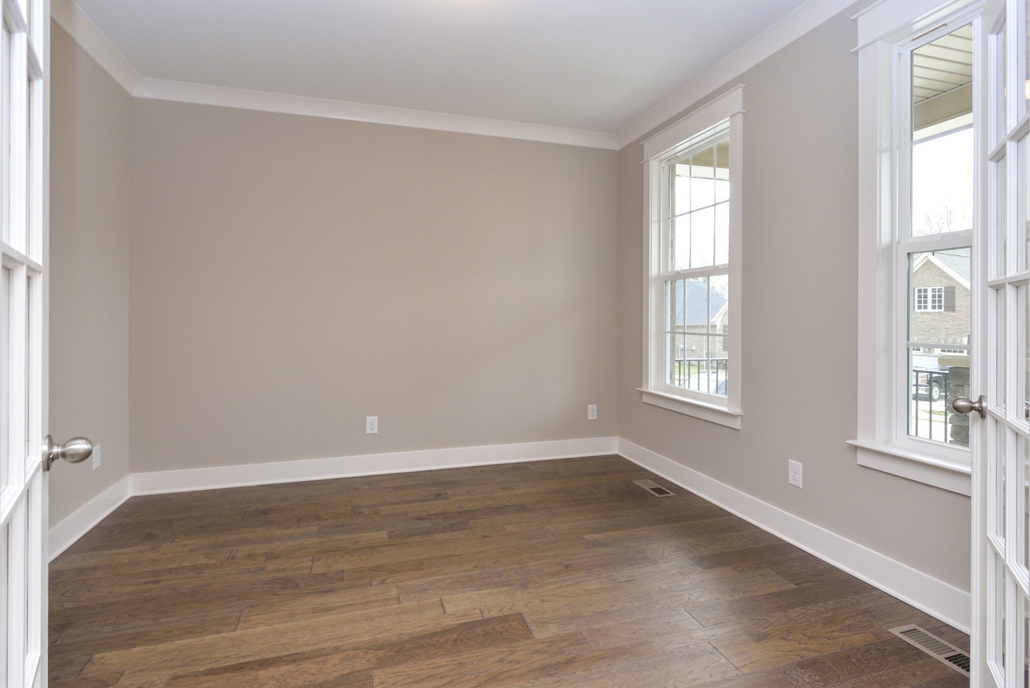 5521 Dana Lane Property Photo 4