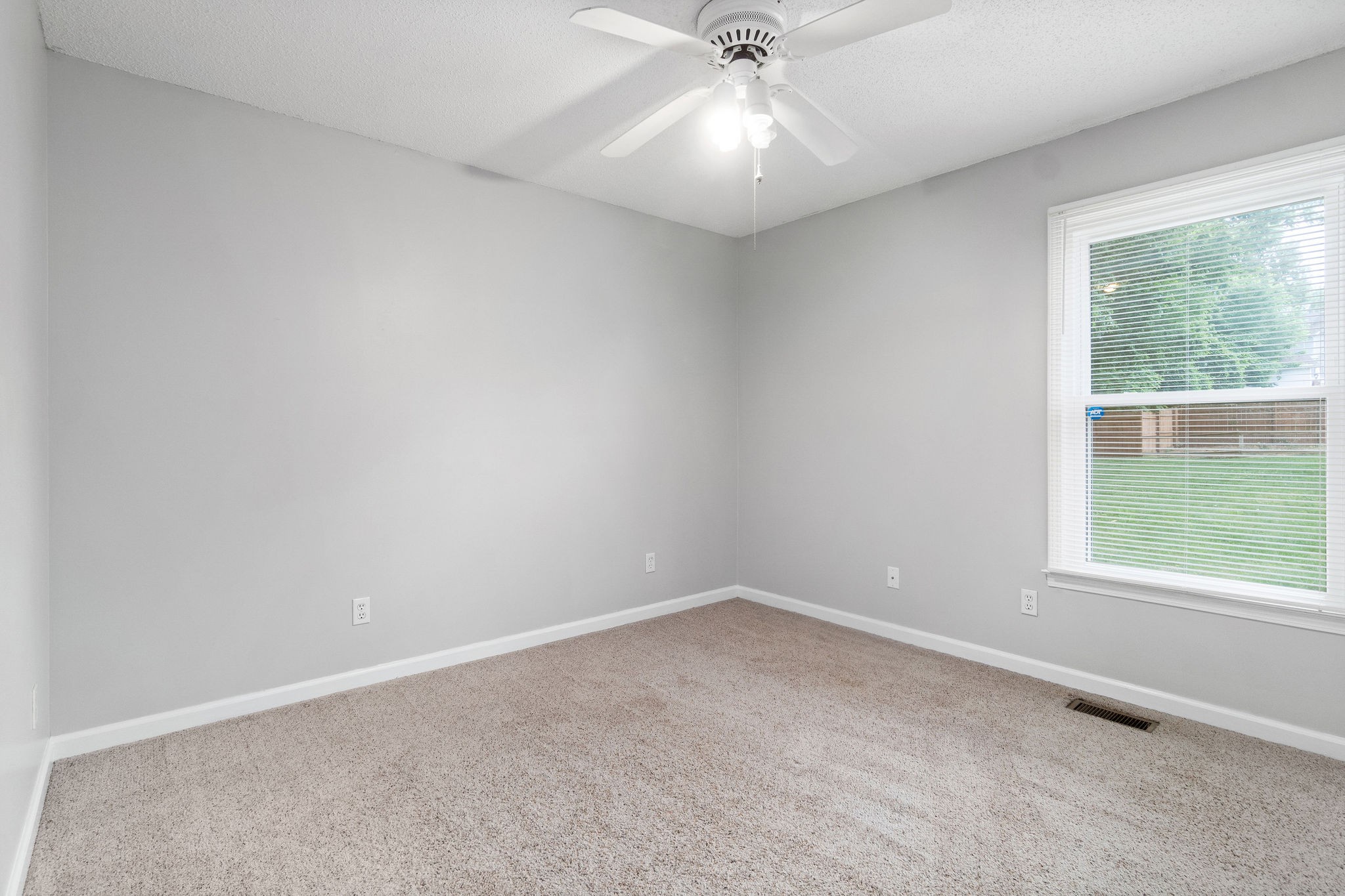 3403 Clearwater Dr Property Photo 22