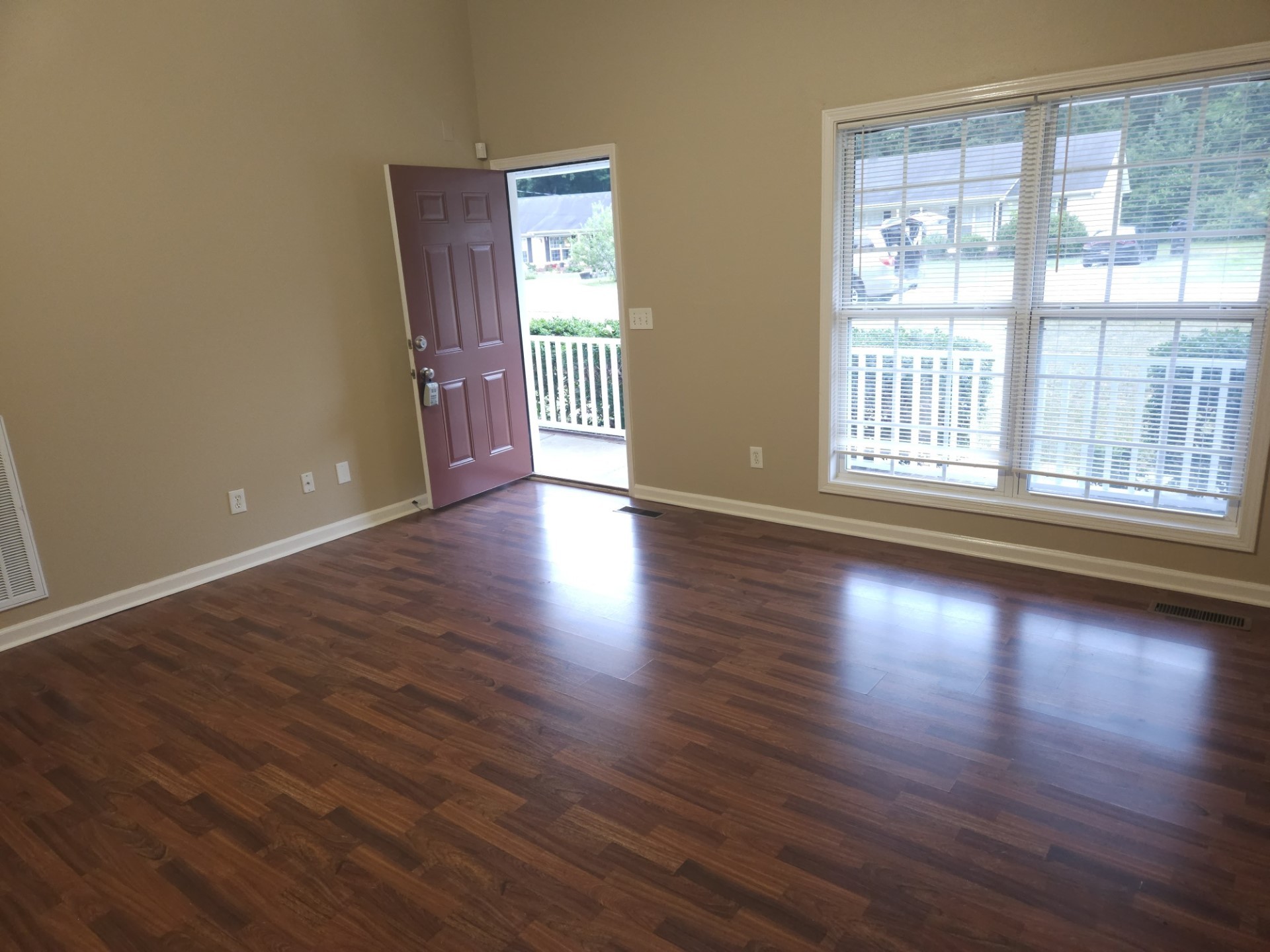 1730 Norton Ct Property Photo 2