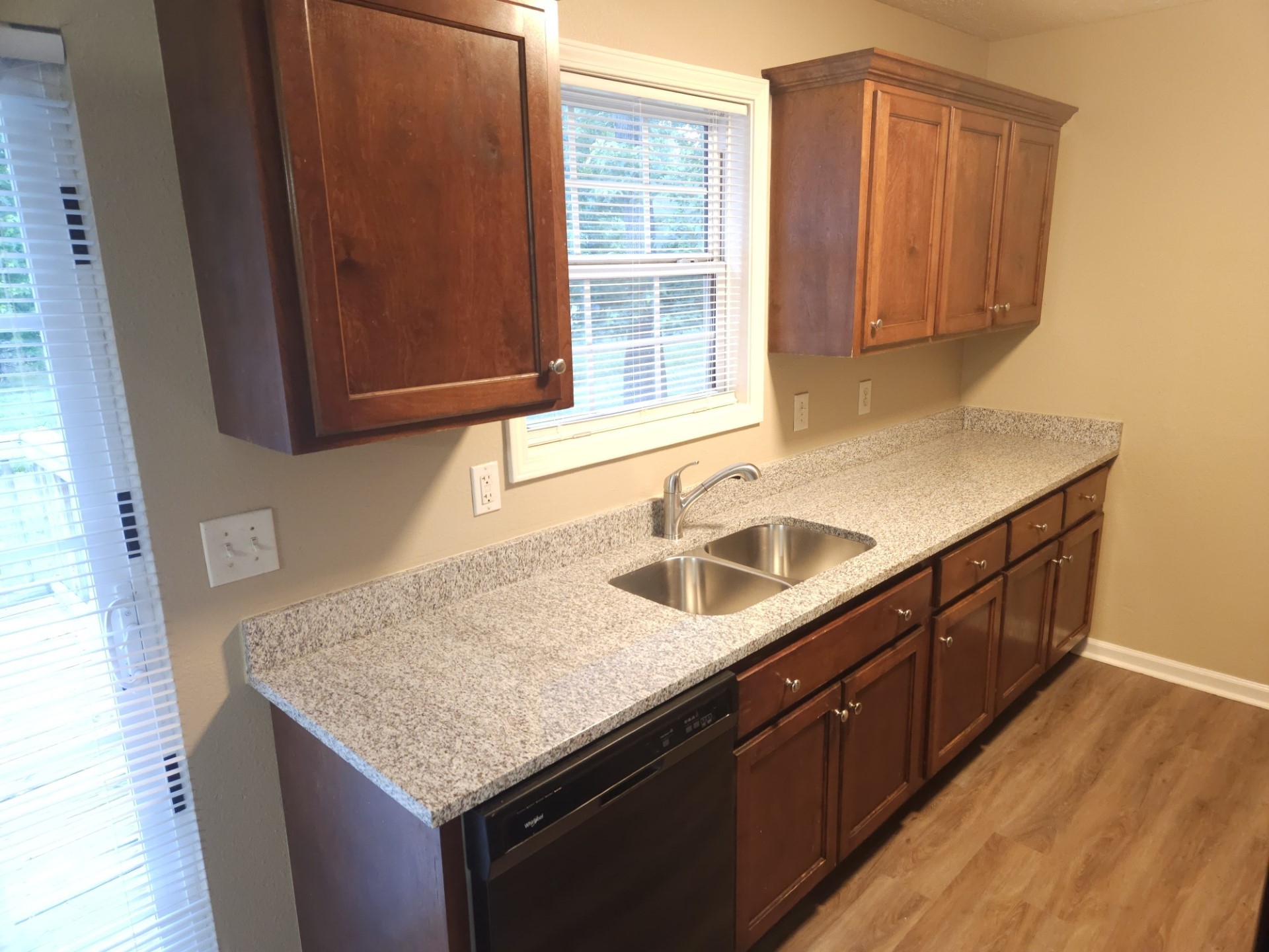 1730 Norton Ct Property Photo 3