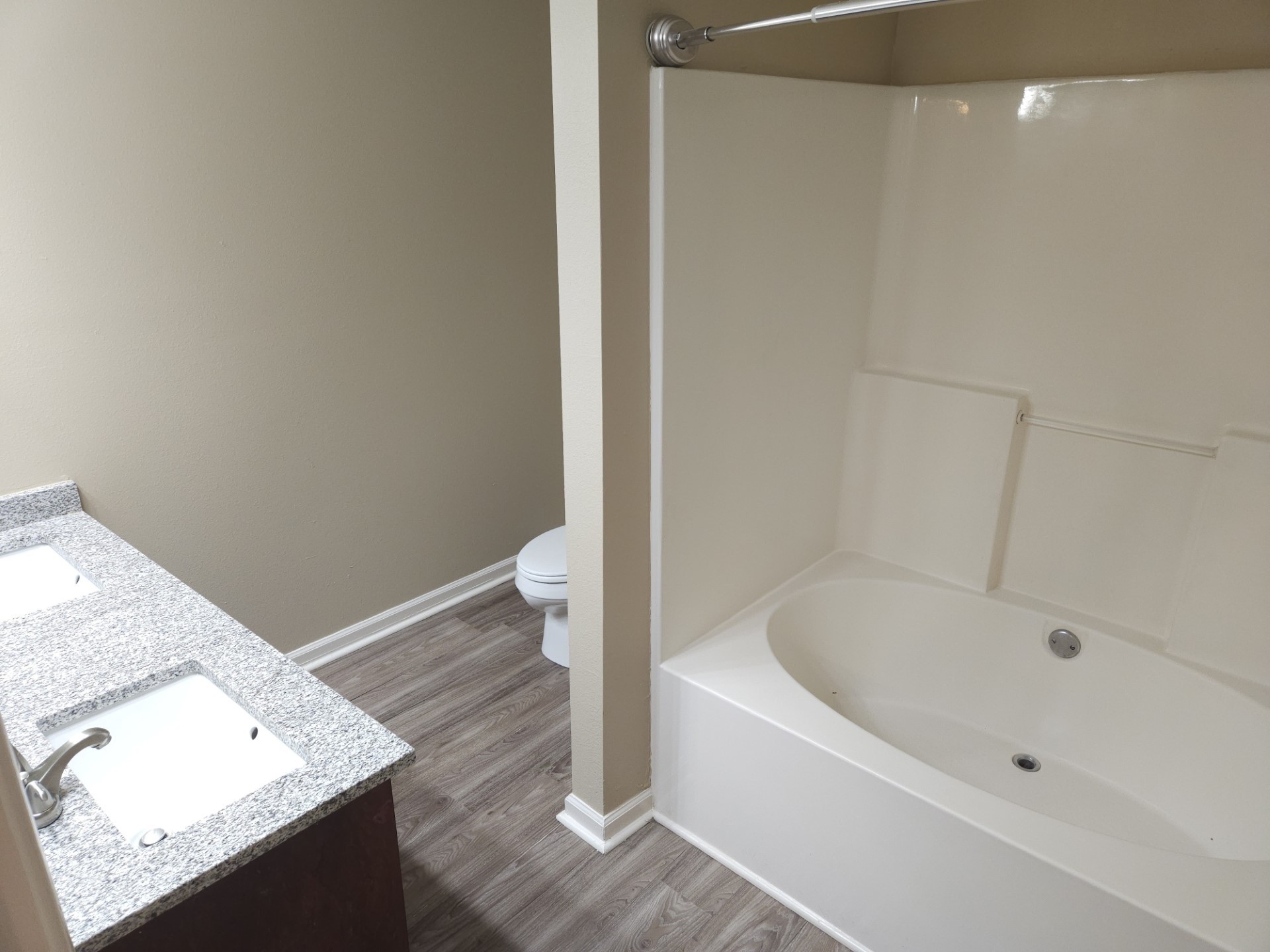 1730 Norton Ct Property Photo 6
