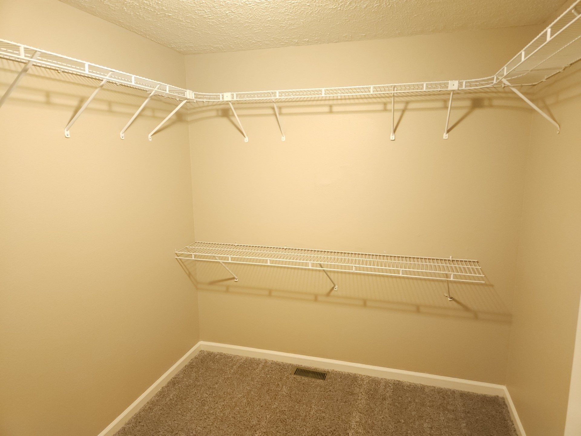 1730 Norton Ct Property Photo 8